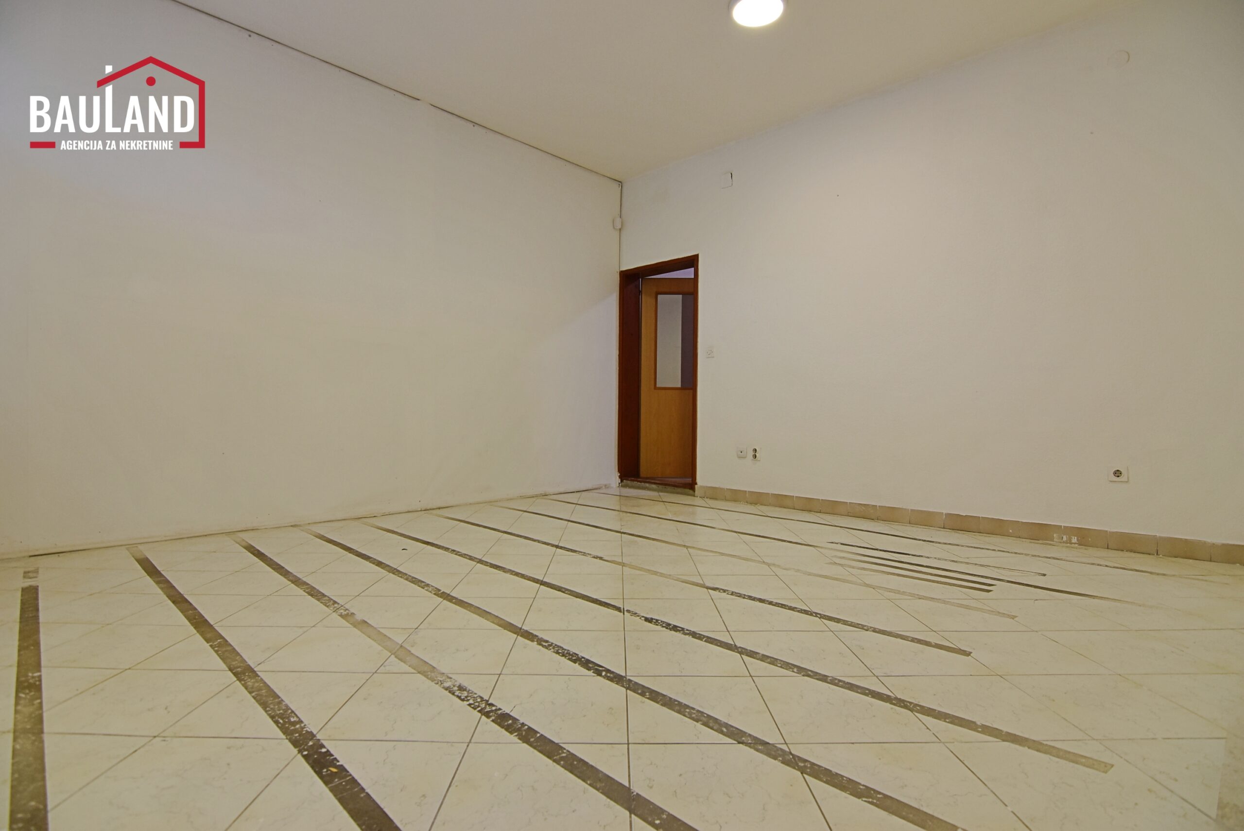 2 poslovni prostor za najam 90m2 prizemlje Stup Ilidža