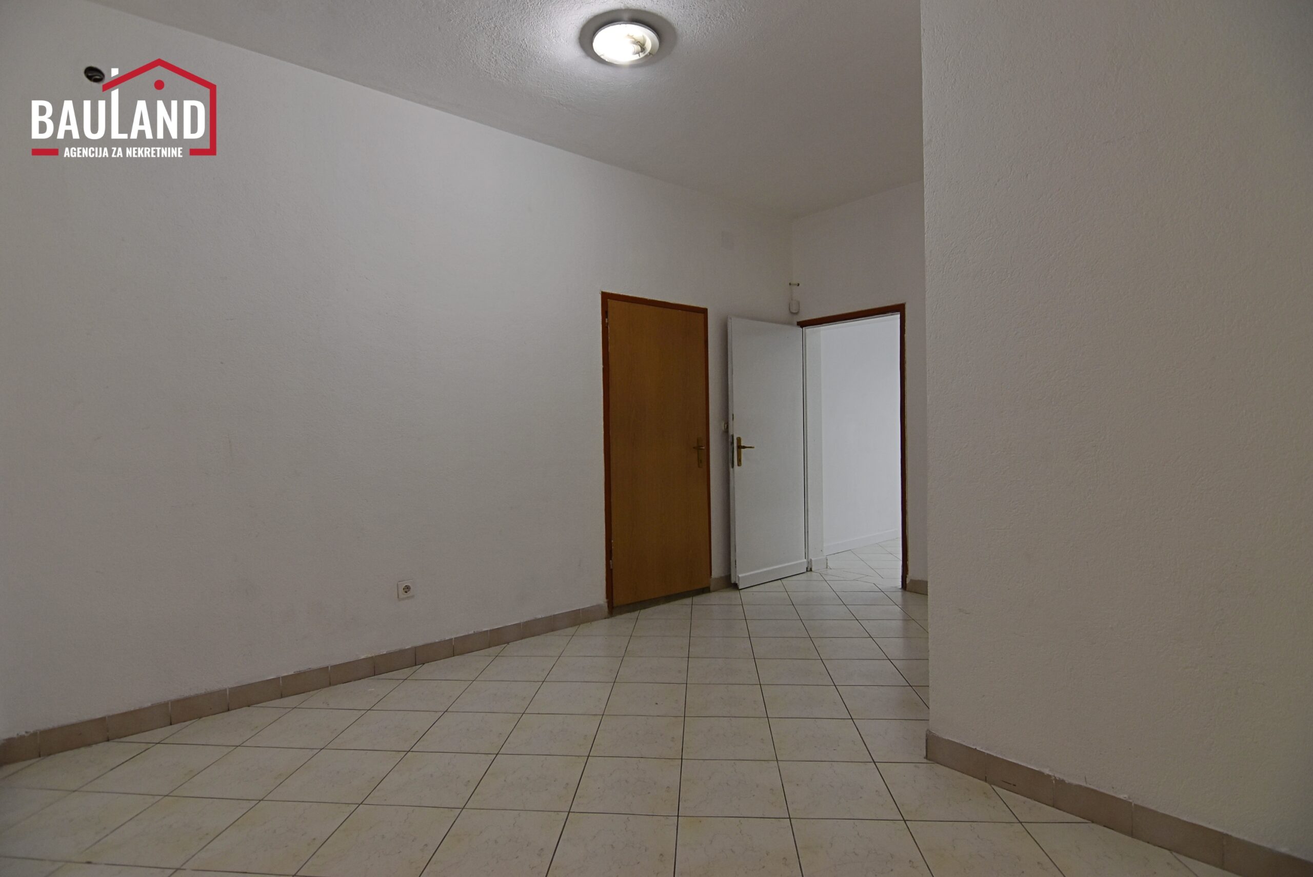 7 poslovni prostor za najam 90m2 prizemlje Ilidža