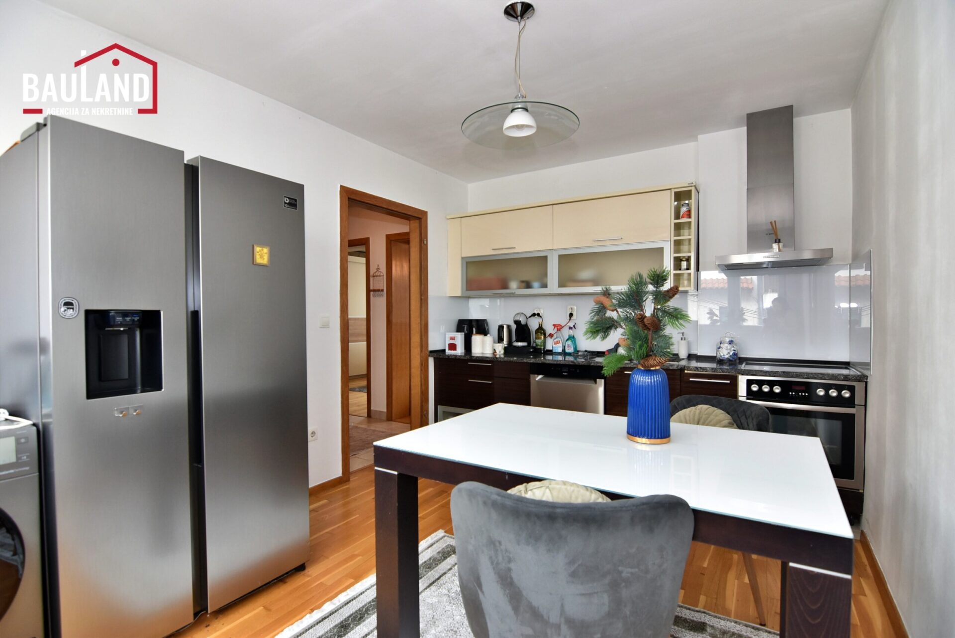 6 prodaje se dvosoban dvostrano orijentisan stan 52m2 Ćemerlina Općina Stari Grad