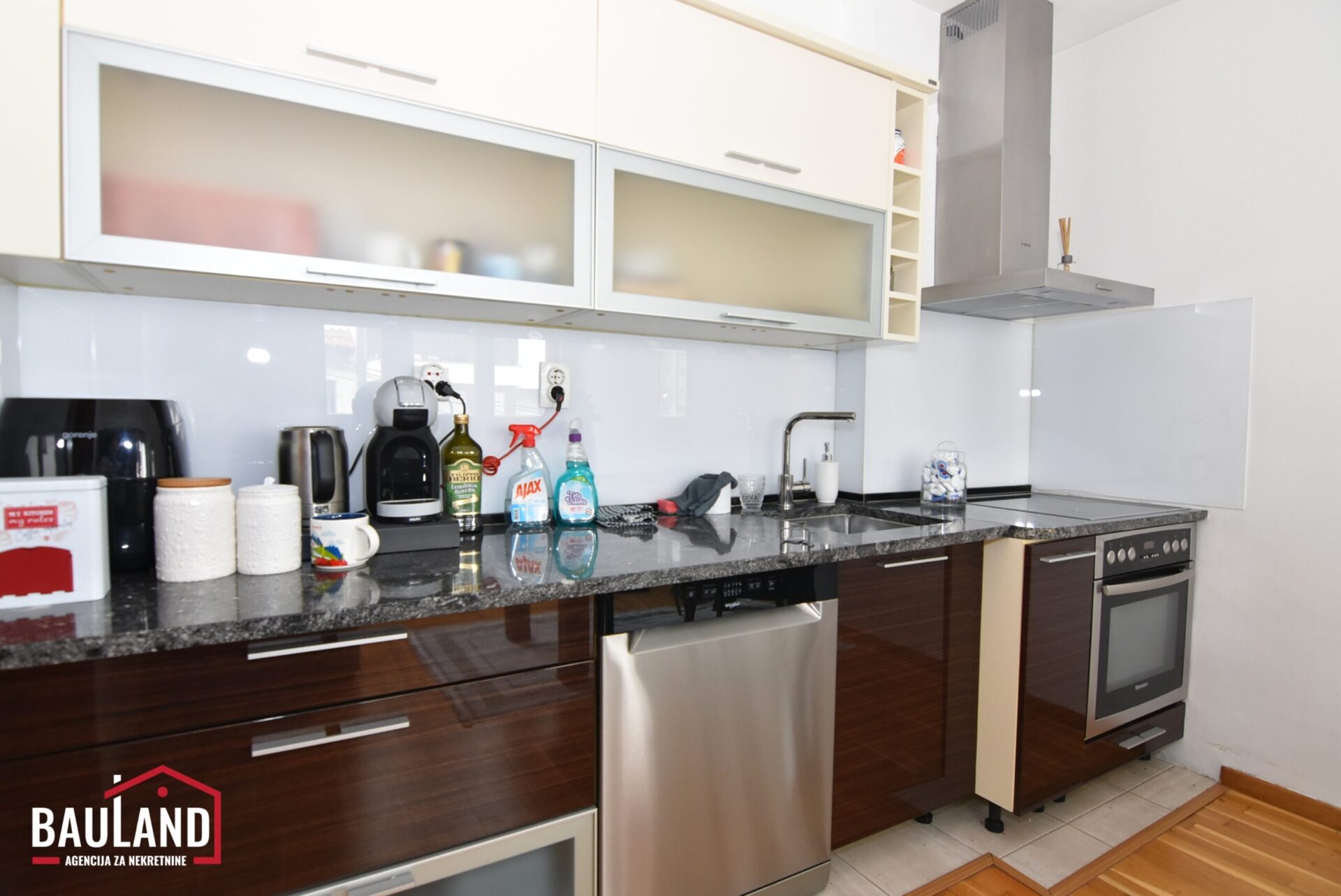 9 dvosoban stan za prodaju I sprat 52m2 Općina Stari Grad