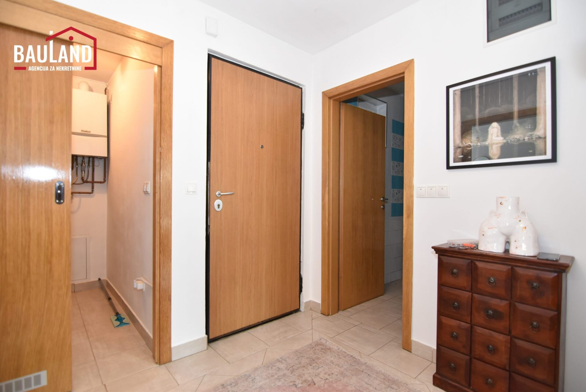 16 na prodaju dvosoban namješten stan u ulici Ćemerlina Općina Stari Grad