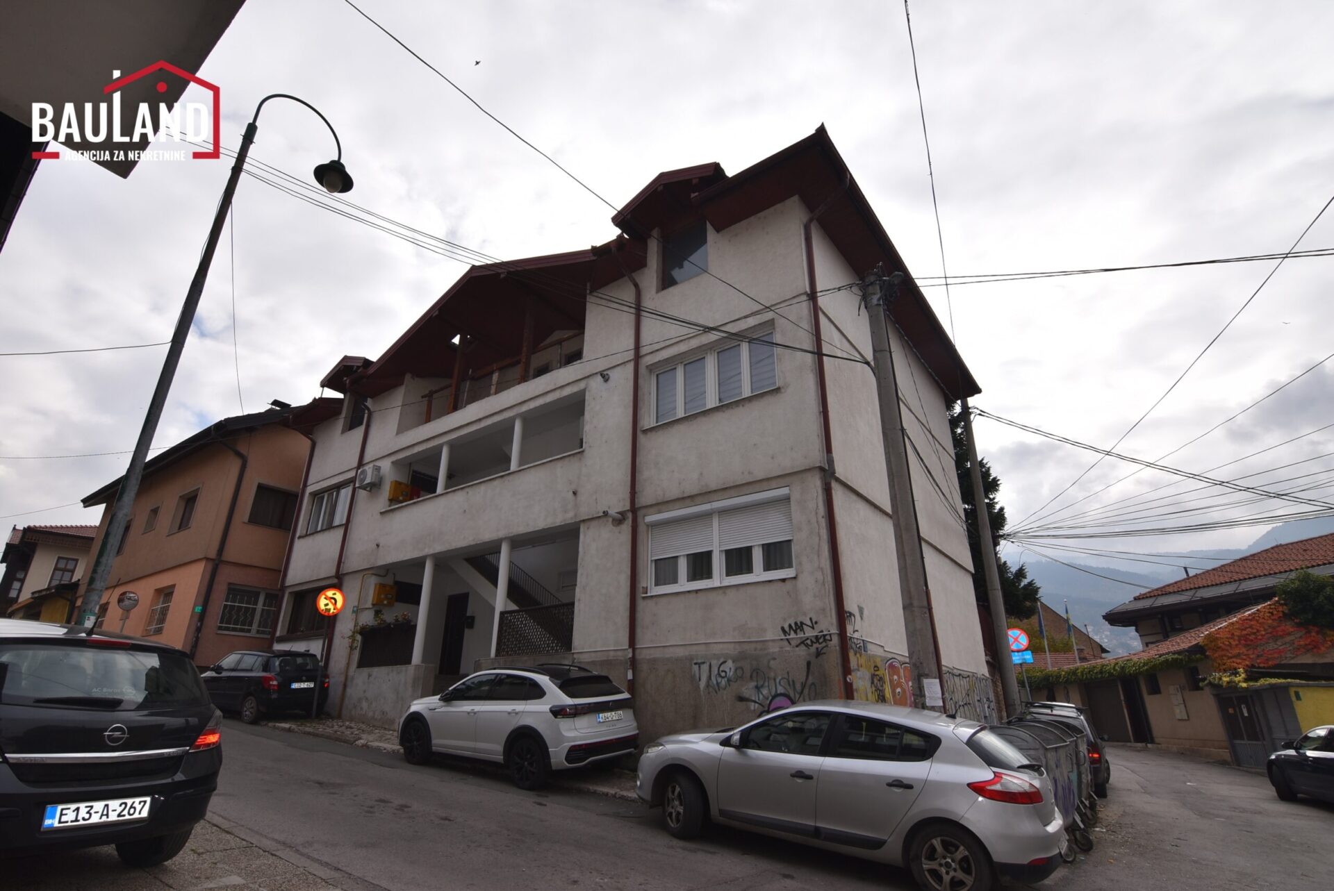 23 dvostrano orijentisan stan za prodaju ostava podrum 52m2 Stari Grad Sarajevo