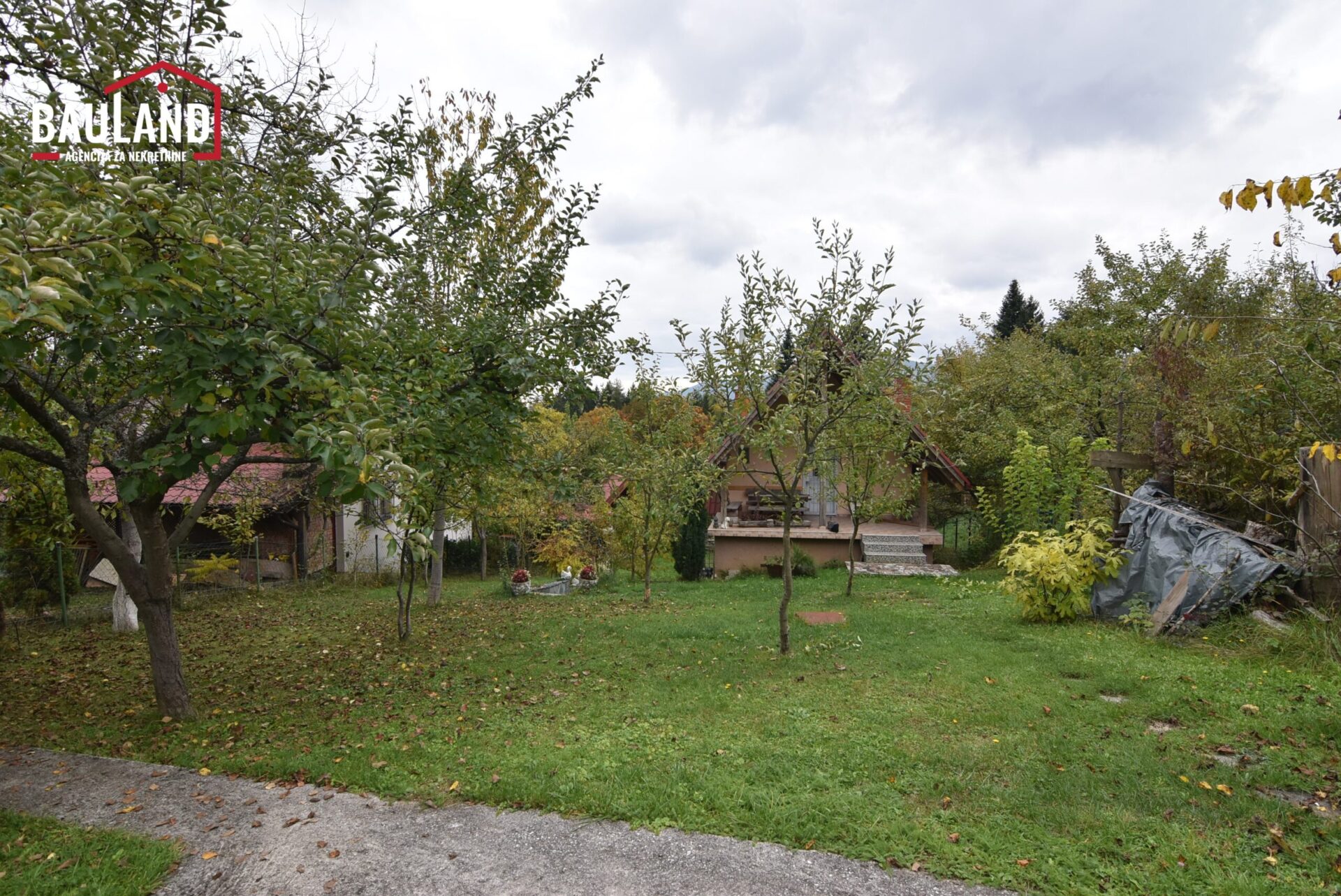 Wochenendhaus auf einem Grundstück von 765m2 / Gornje Vlakovo, Ilidža