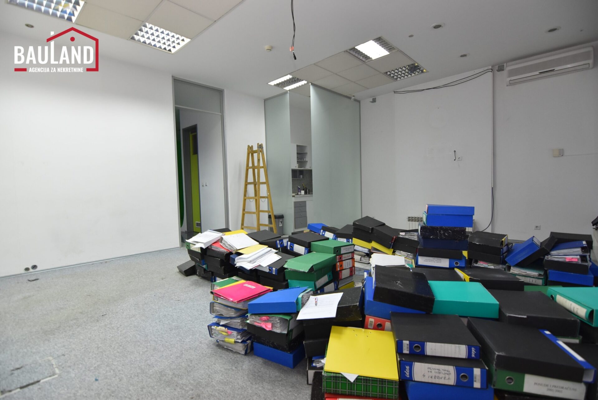 5 poslovni prostor za najam Višnjik Centar