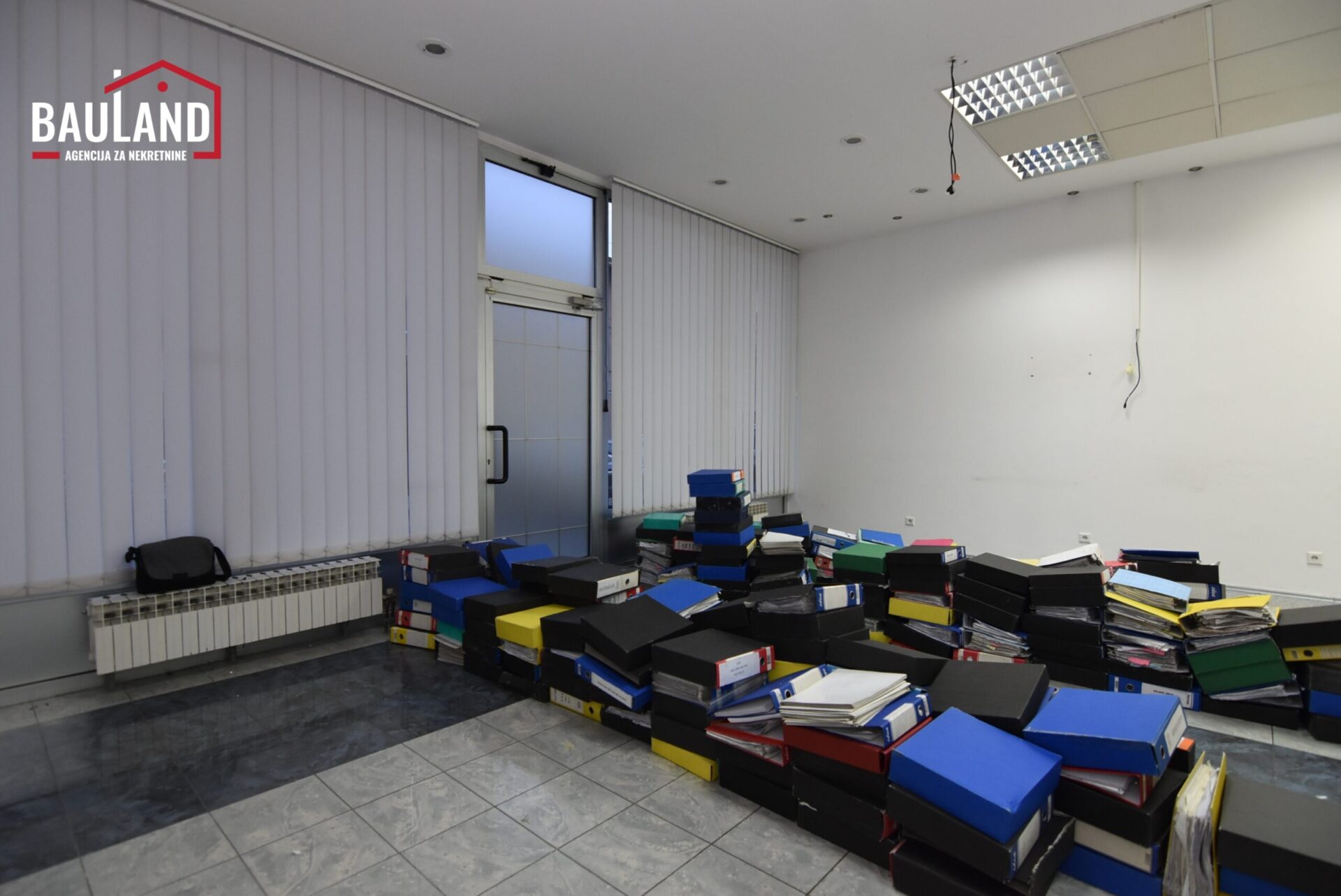 6 iznajmljuje se poslovni prostor u Općini Centar naselje Višnjik 77m2