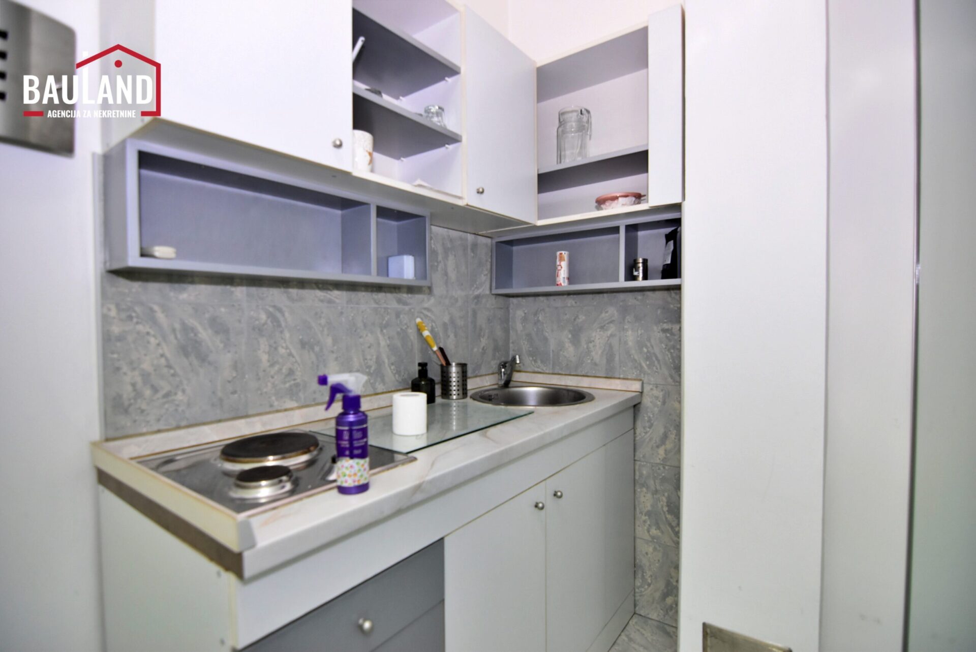 8 najam poslovnog prostora u prizemlju stambeno poslovnog objekta