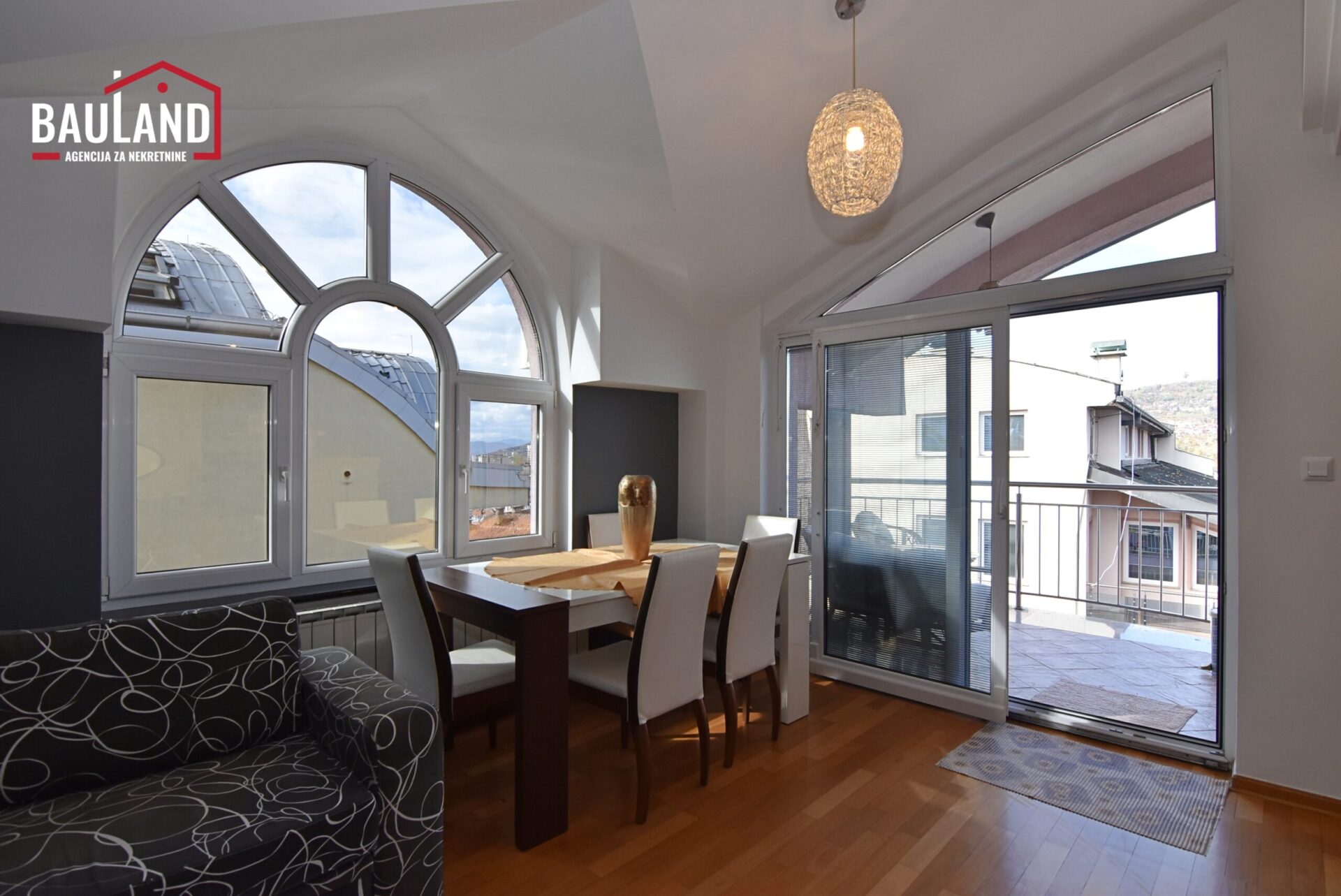 6 najam stana III sprat parking mjesto dvostrana orijentacija