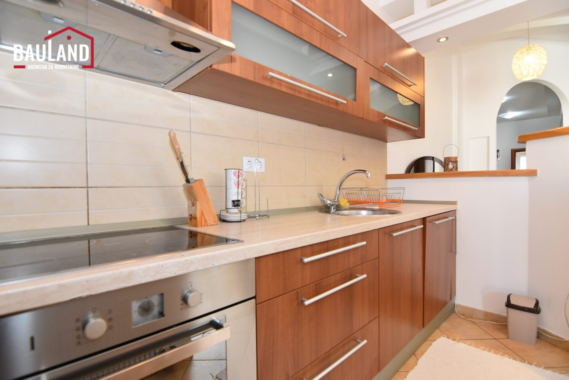 9 najam stana 85m2 III sprat parking mjesto Općina Novo Sarajevo