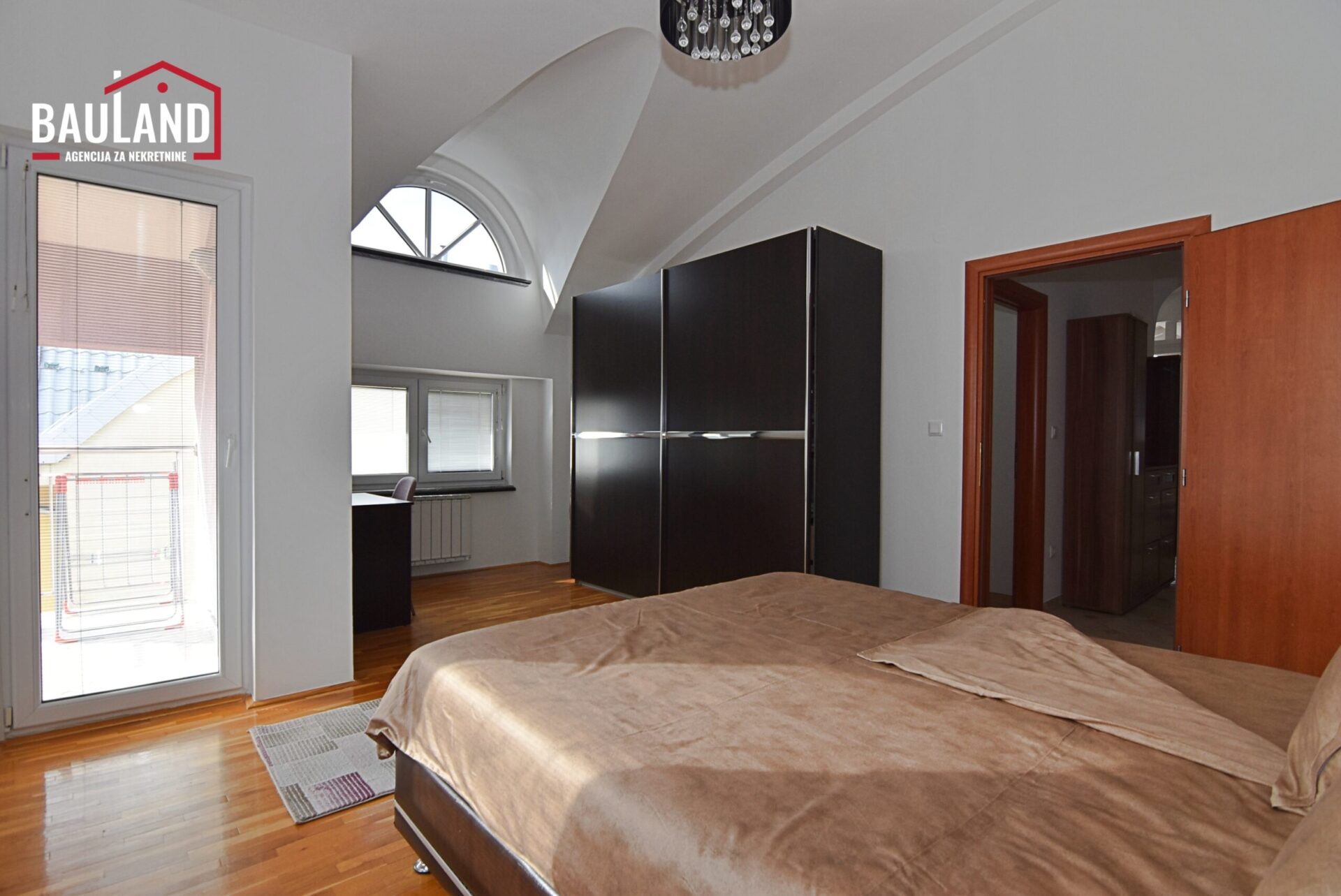 11 stan za najam 85m2 sa parking mjestom Općina Novo Sarajevo