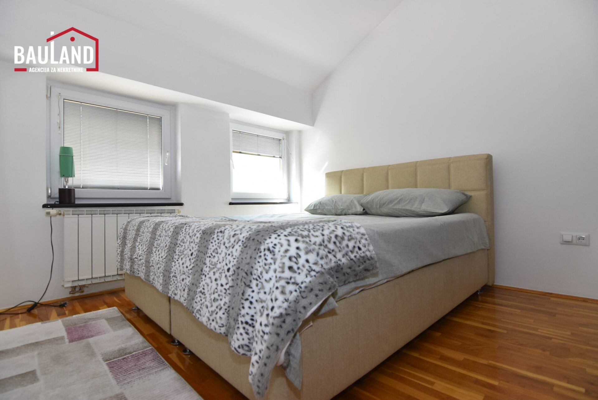 14 iznajmljuje se trosoban namješten stan u ulici Ivana Gorana Kovačića Općina Novo Sarajevo