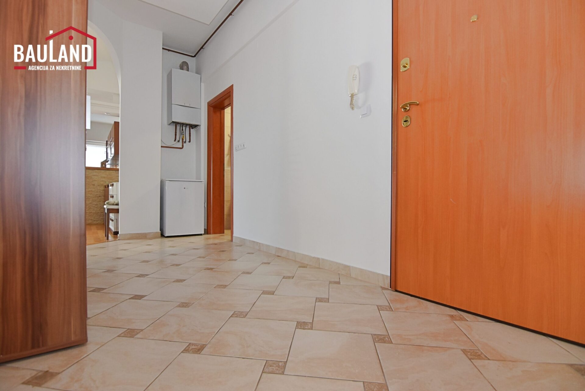 19 stan za iznajmljivanje 85m2 III sprat ul. Ivana Gorana Kovačića