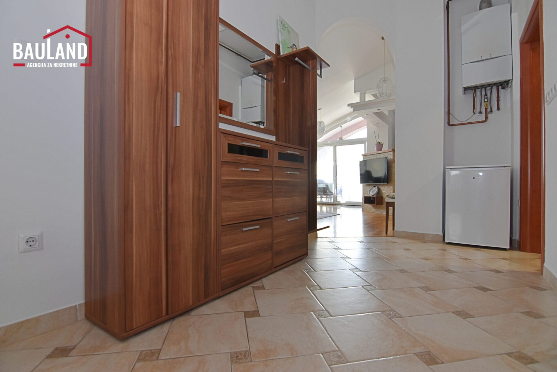 20 najam stana 85m2 III sprat naselje Kovačići Općina Novo Sarajevo