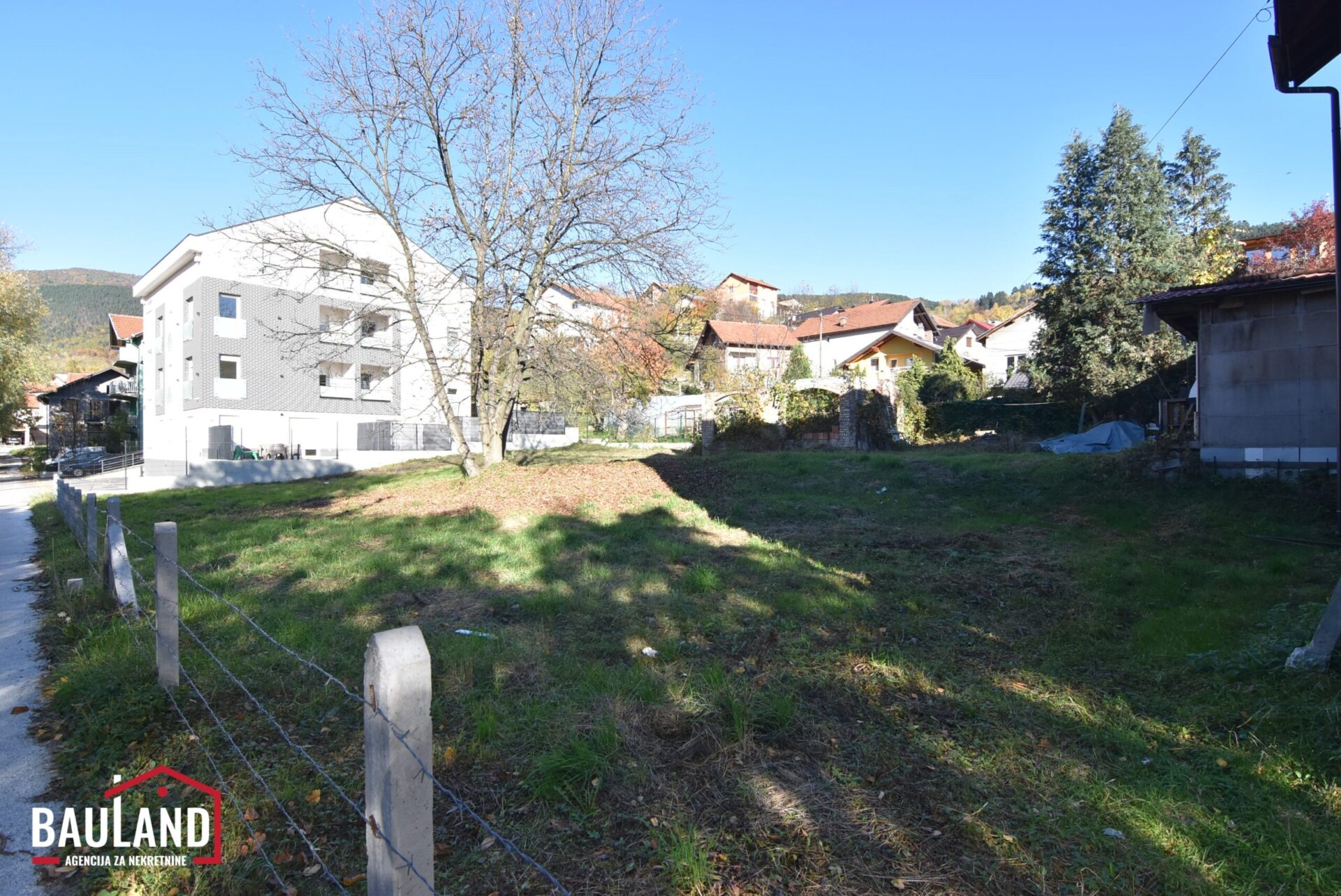 2 poslovni prostor za najam 100m2 prizemlje i 600m2 dodatnog prostora parkinga i sl.