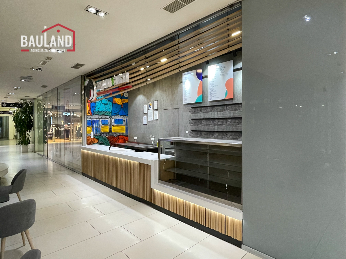 Geschäftsraum mit Garten und Bar, 52 m2, Importanne Center – ideal für Gastronomie