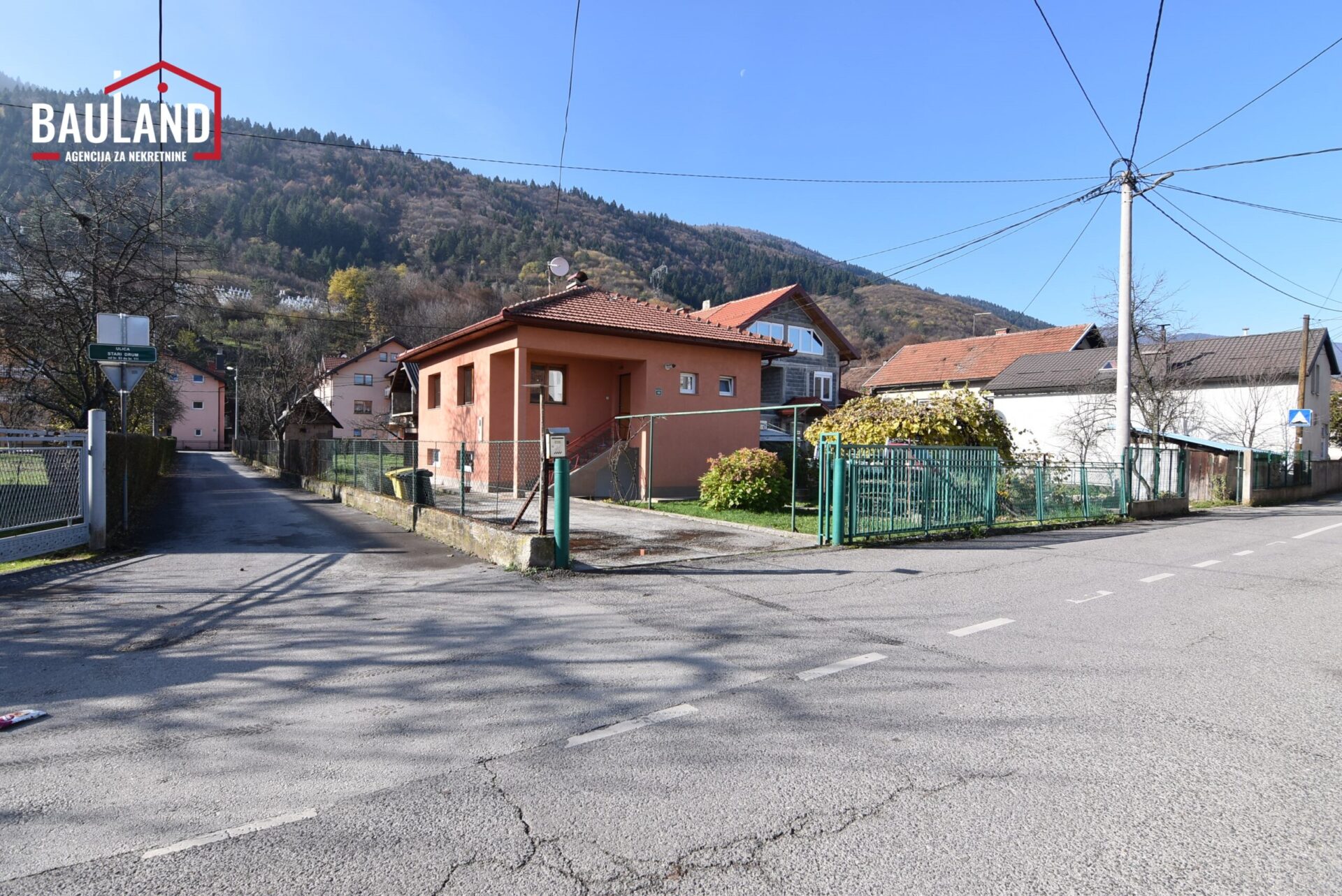 Haus - 60m2, Keller, Garten, Parkplätze / Hrasnica, Ilidža