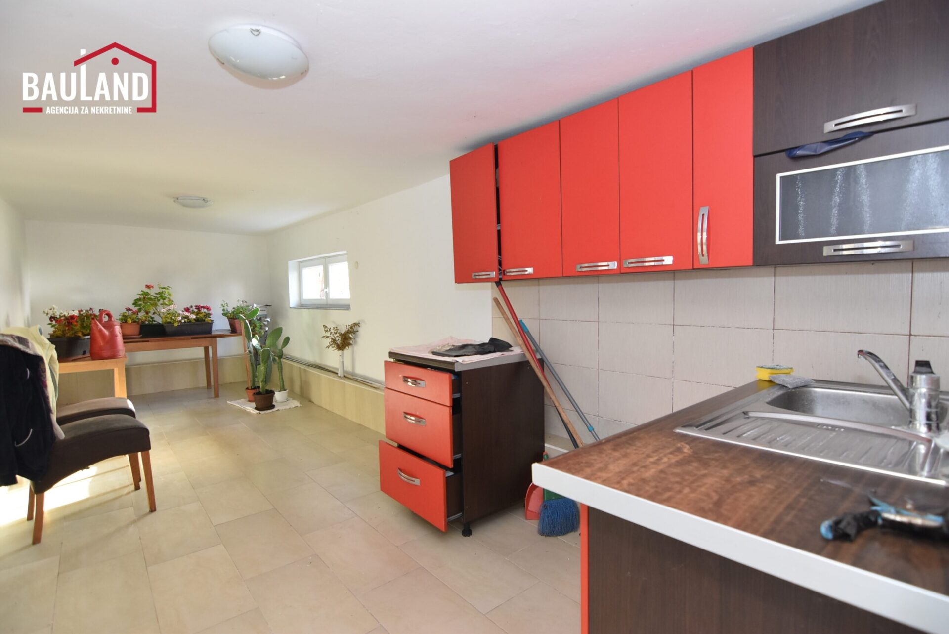 12 kuća za najam Općina Ilidža naselje Hrasnica