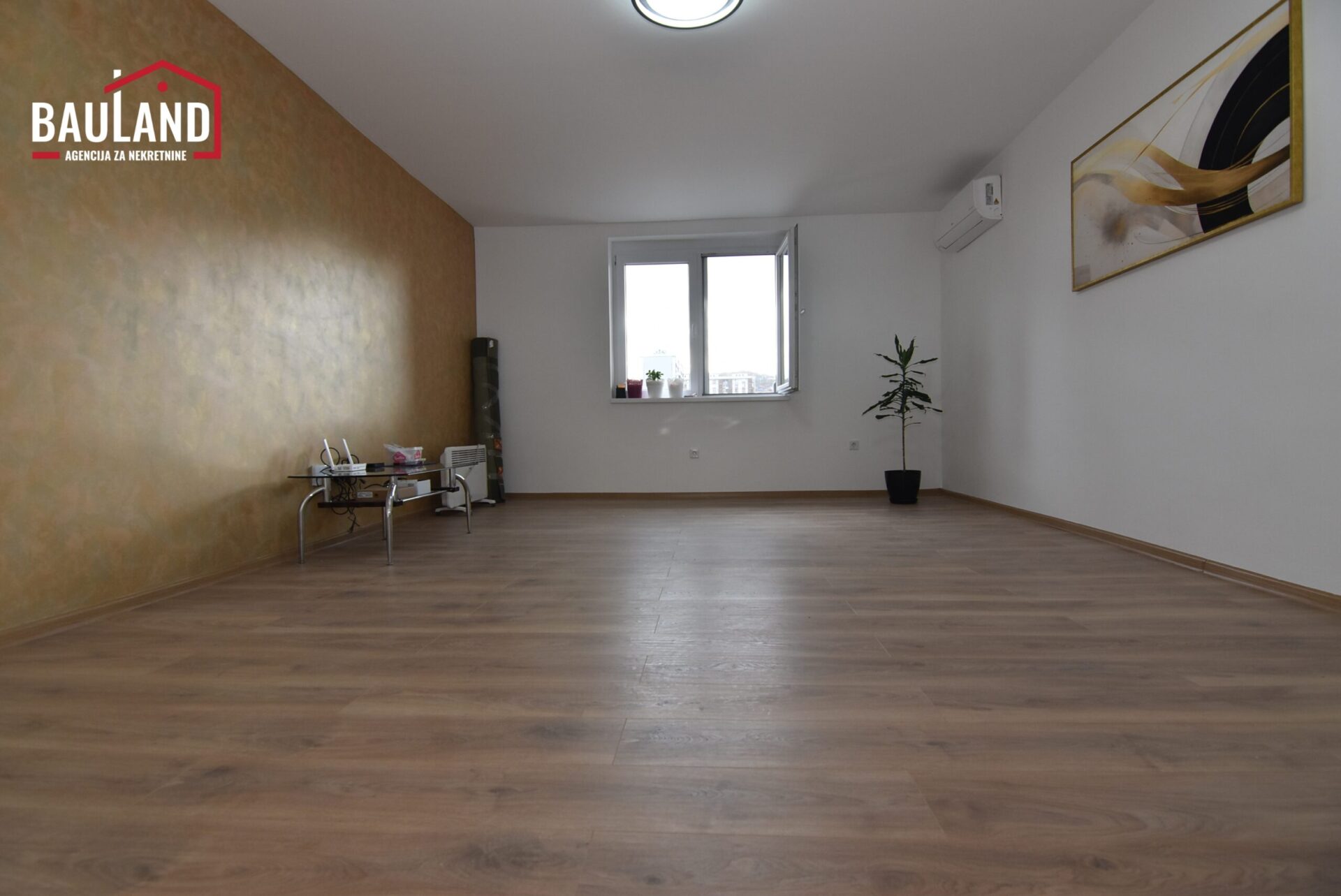 Dreizimmerwohnung, Parkplatz - 69 m² / Socijalno, Novo Sarajevo