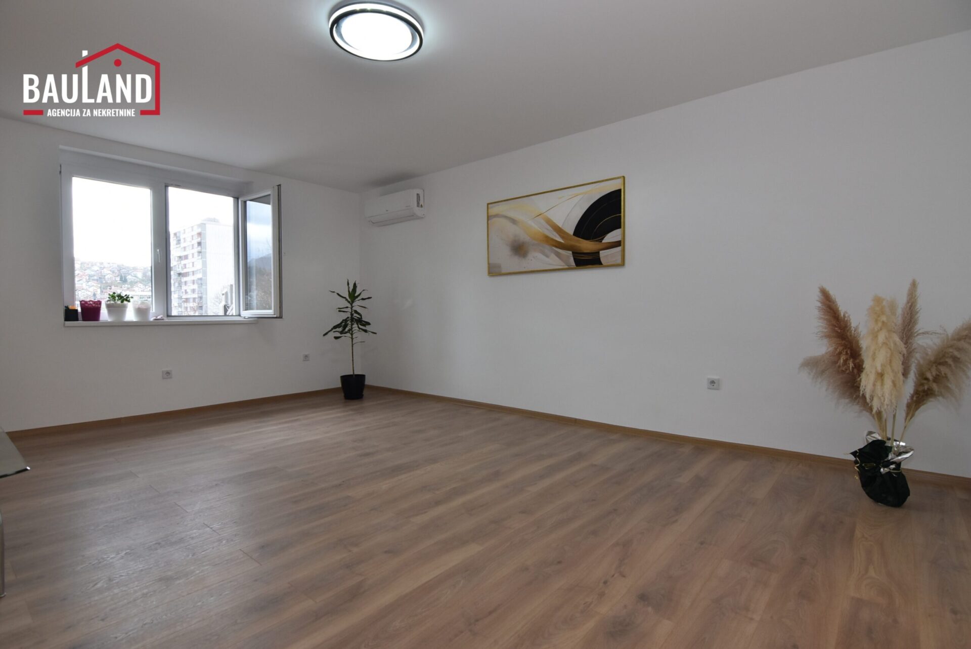 2 dvosoban renoviran stan za najam II sprat 69m2 Socijalno Općina Novo Sarajevo