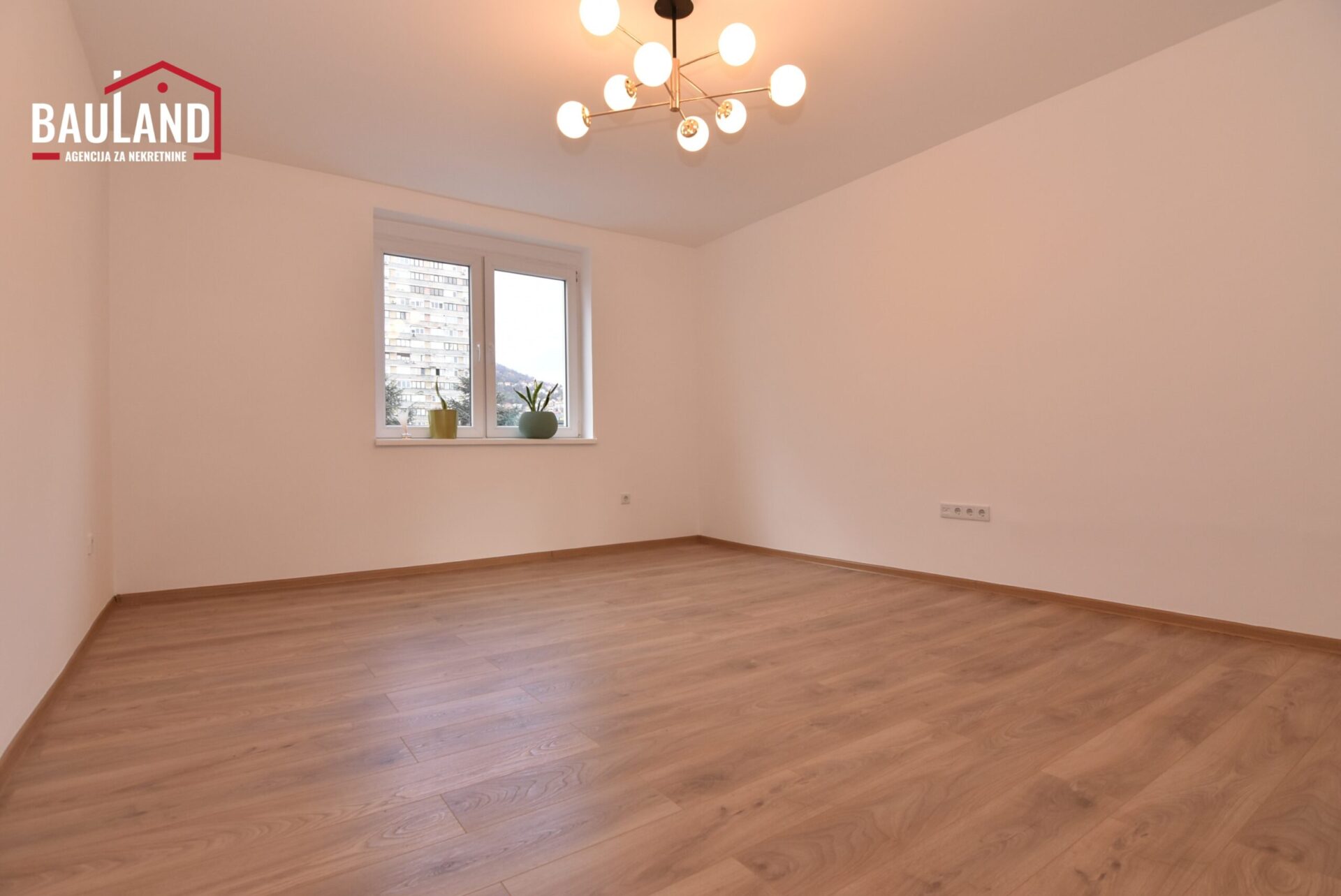 8 stan za iznajmljivanje 69m2 parking mjesto Općina Novo Sarajevo