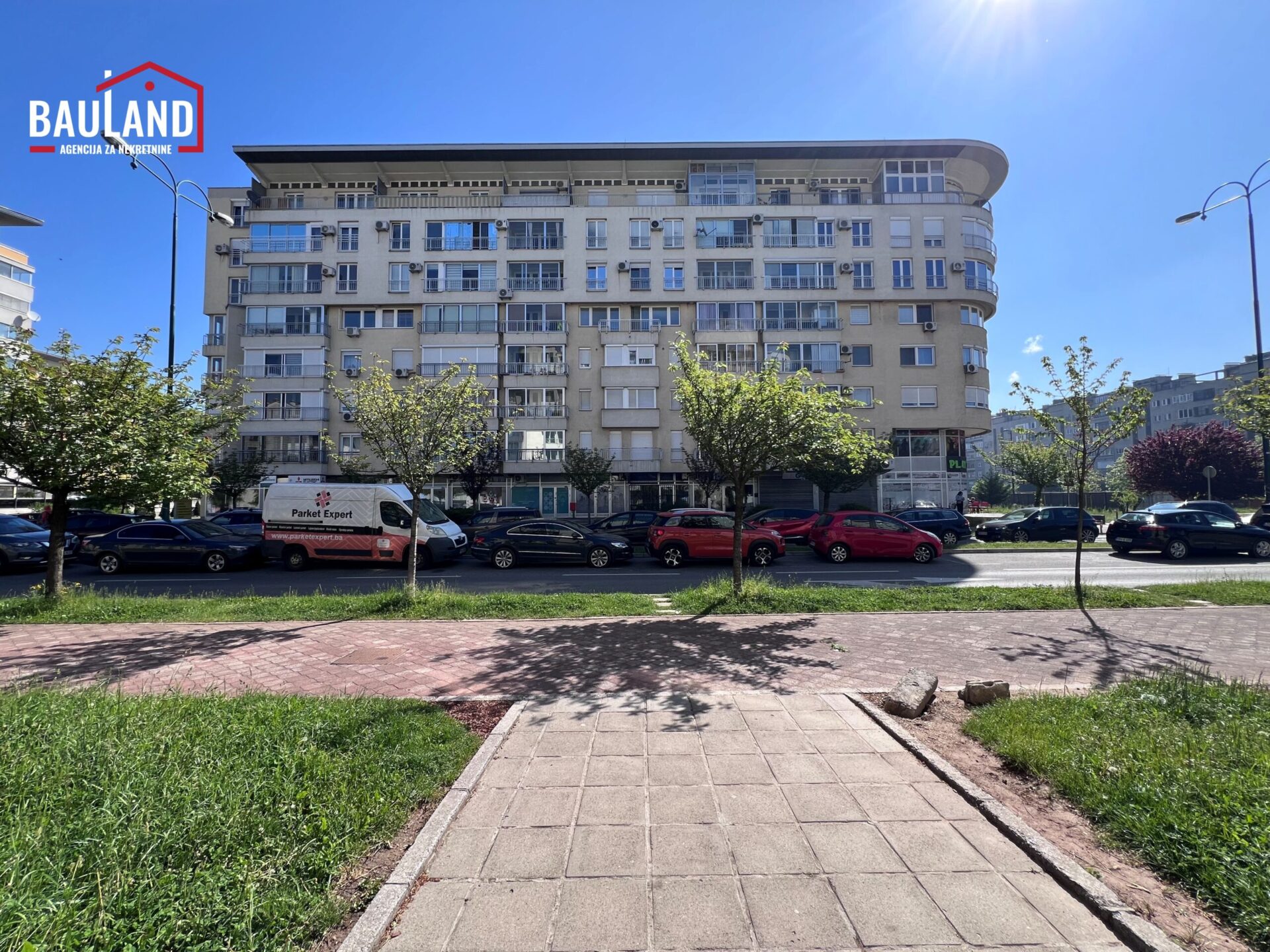 Zwei-Zimmer-Mobilie mit Garage / Čengić Vila, Novo Sarajevo