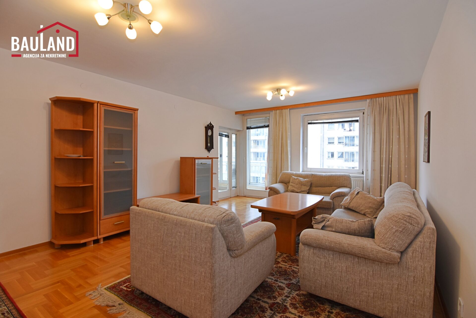 2 izdaje se namješten dvosoban stan Čengić Vila II sprat