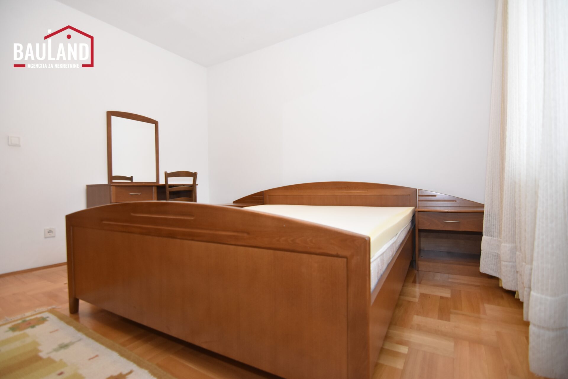 9 dvosoban namješten stan za najam Čengić Vila