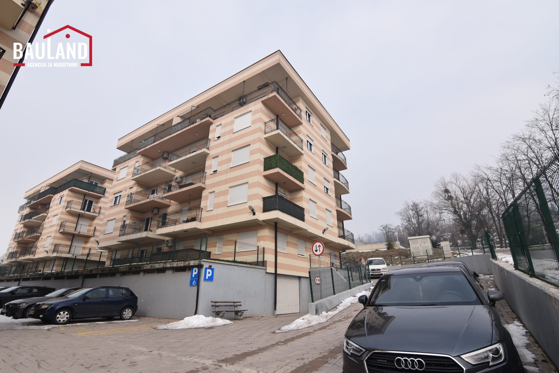 Trojobbigswohnung mit zwei Balkonen, 65,50 m² / Kromolj, Općina Centar Sarajevo