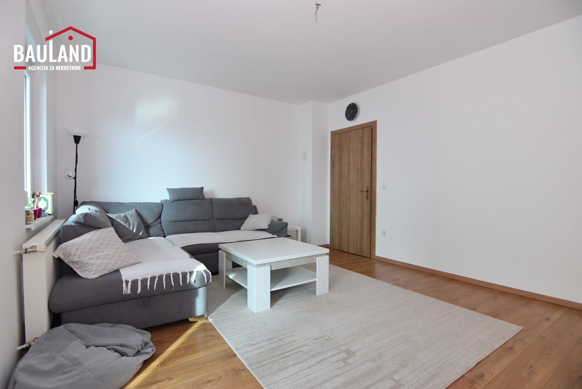 2 trosoban stan površine 65,50m2 I sprat lift prodaja