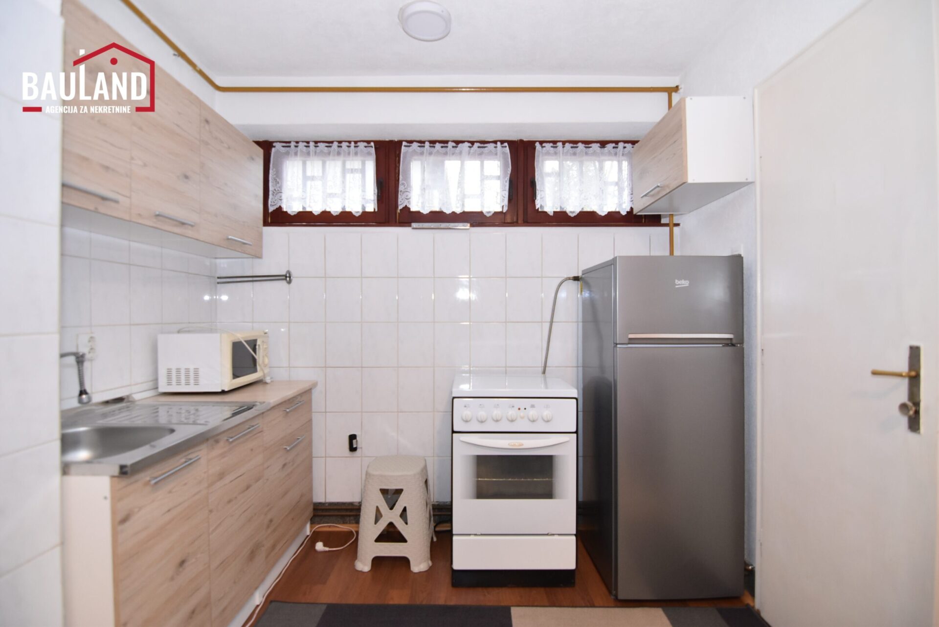 4 iznajmljuje se stan 700 metara od Sebilja