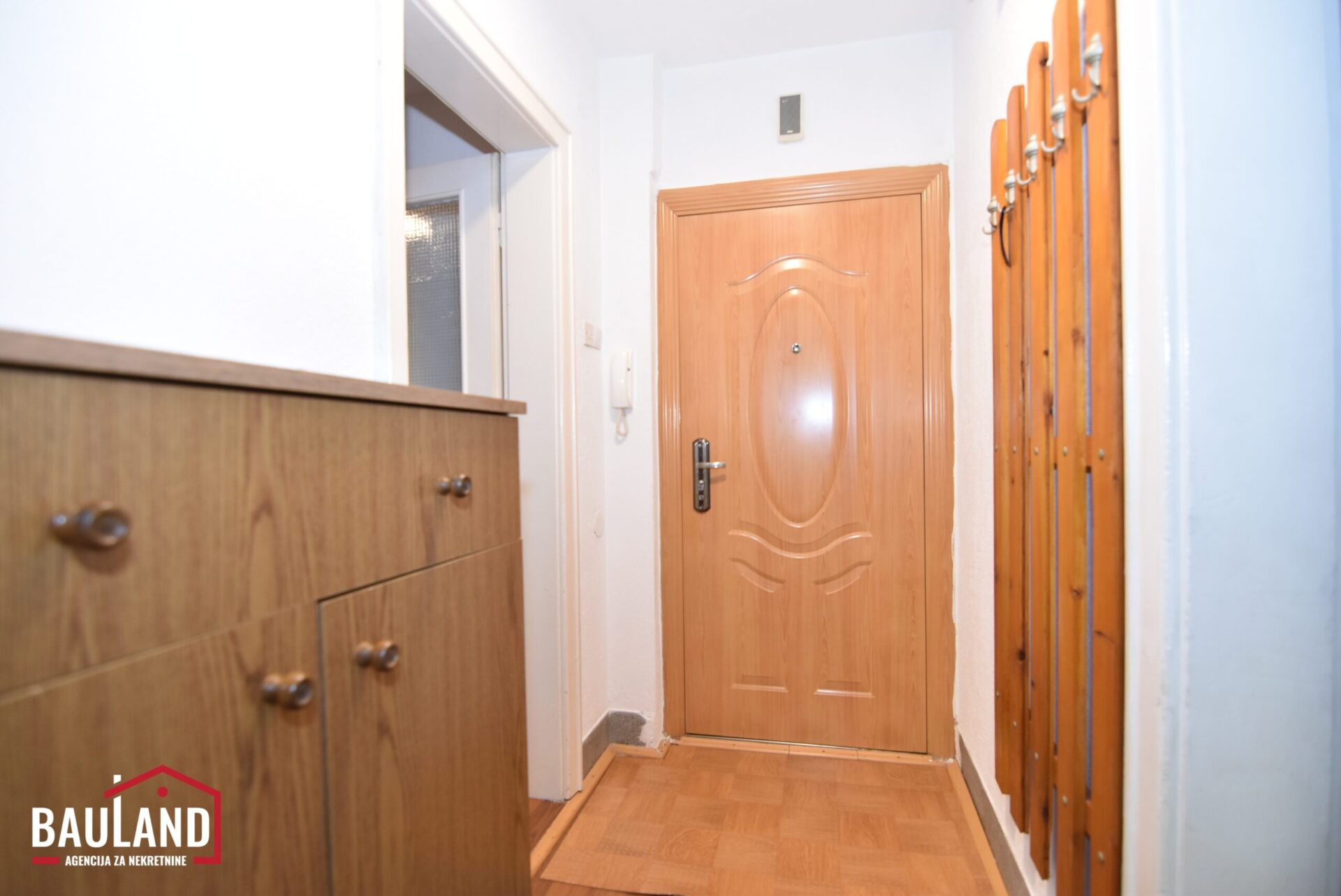 11 iznajmljuje se dvosoban namješten stan u ulici Safvet Bega Bašagića