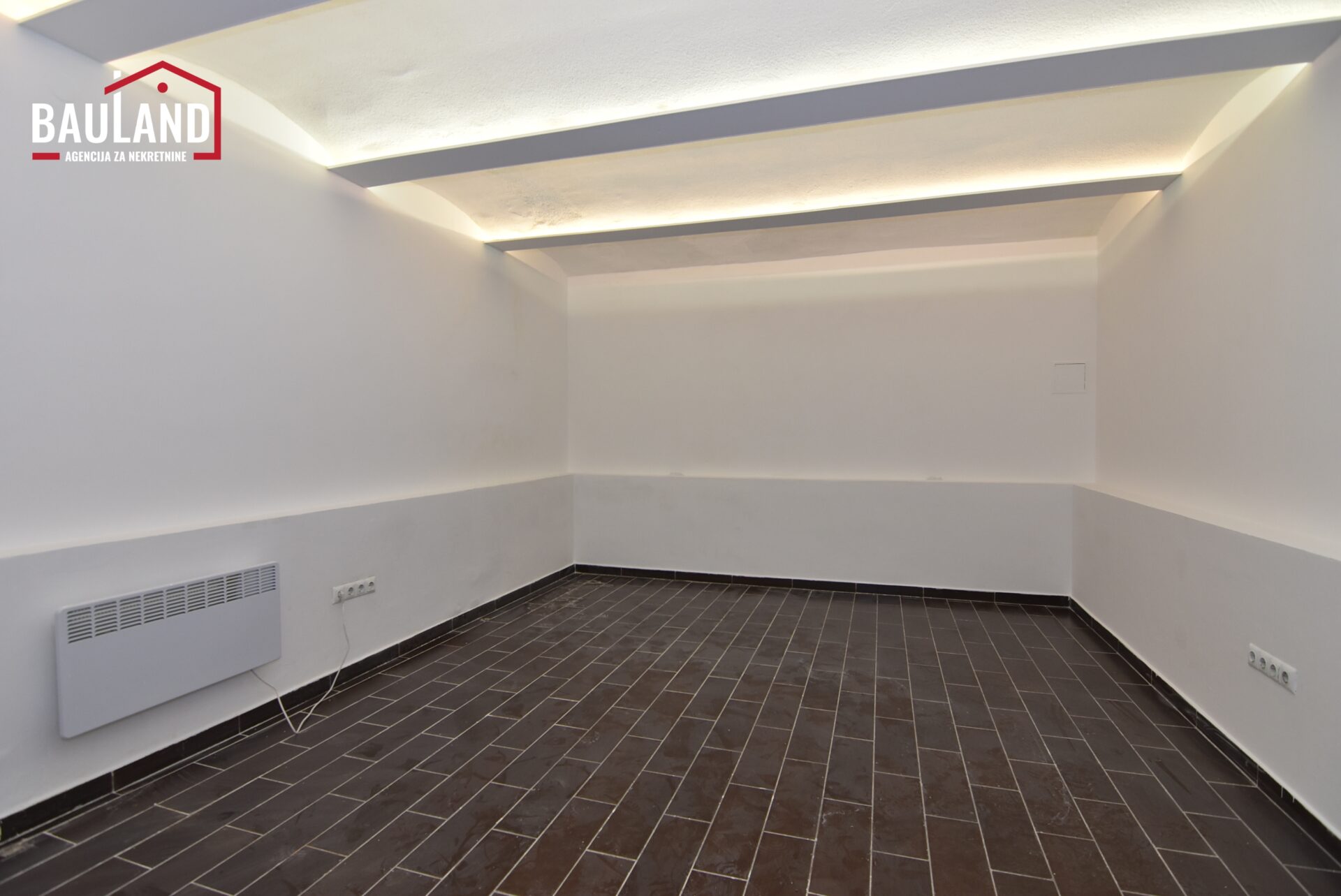 2 poslovni prostor 75m2 za najam suteren Vrazova