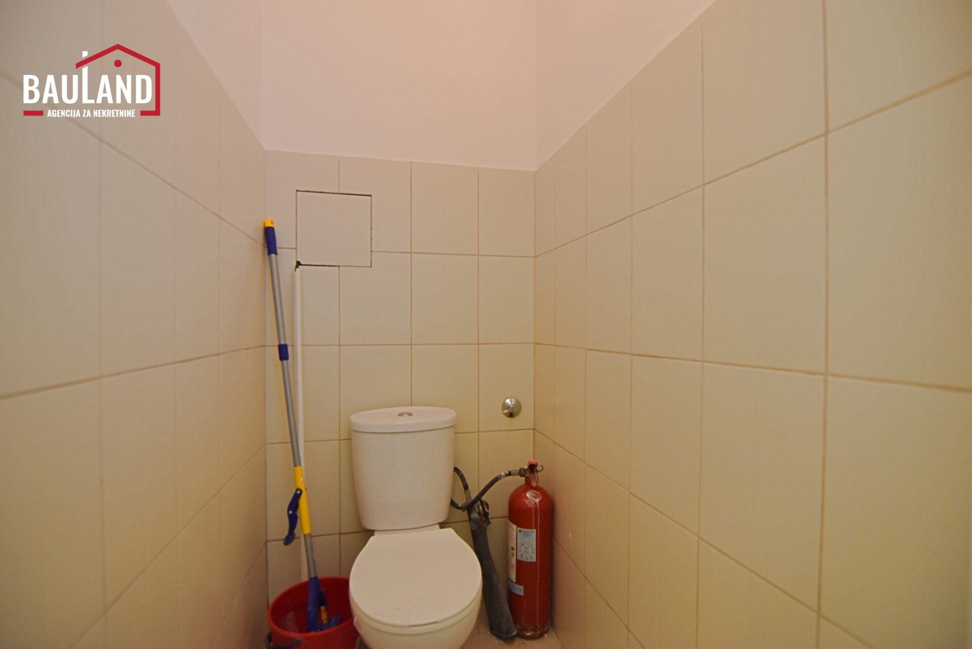 10 poslovni prostor za najam 75m2 Centar Marijin Dvor