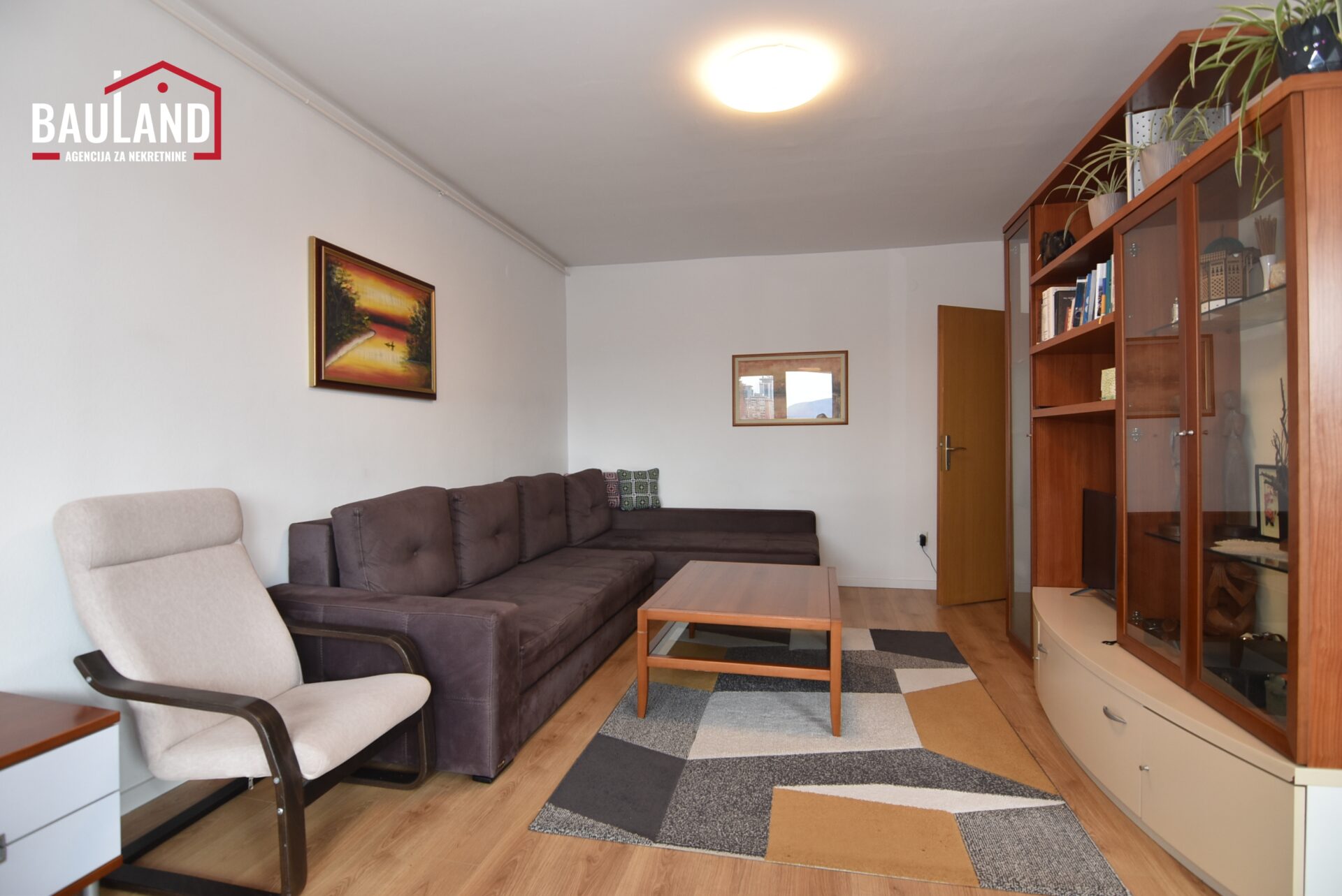 2 na prodaju četverosoban stan 87m2 Grbavica Novo Sarajevo