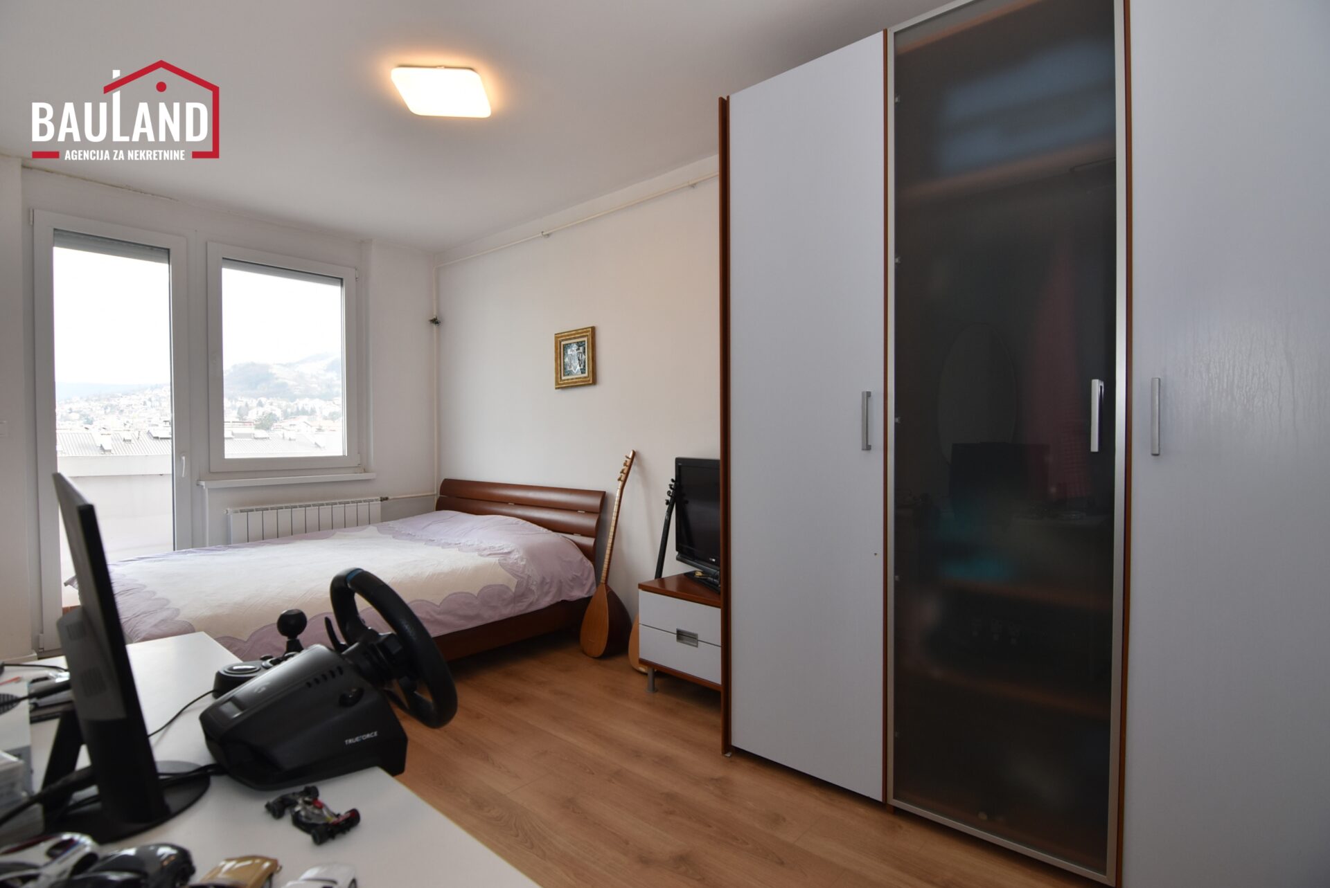 9 na prodaju četverosoban stan u ulici Topal Osman paše na Grbavici