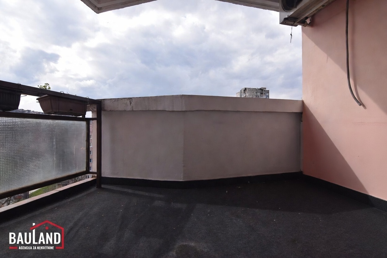 17 četverosoban stan za prodaju Grbavica Općina Novo Sarajevo