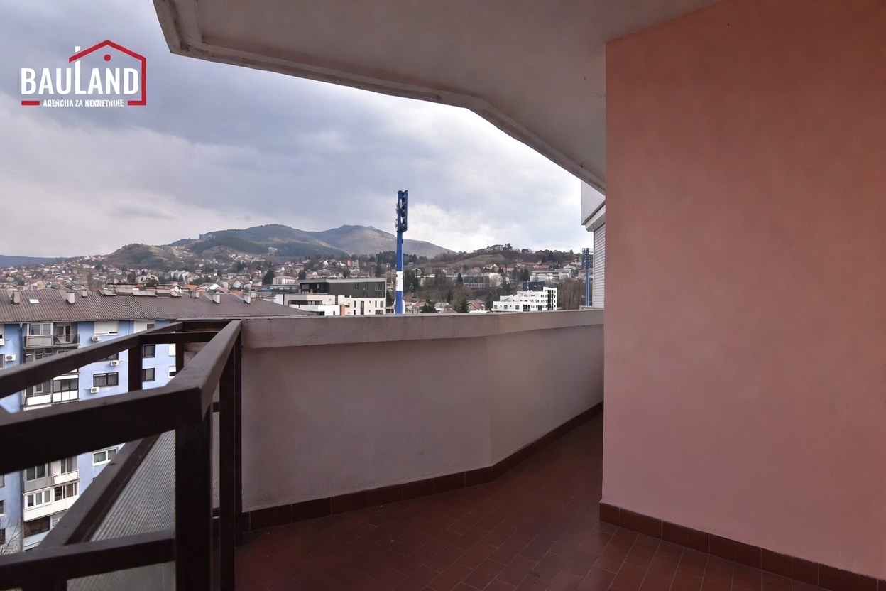 18 četverosoban stan za prodaju Grbavica Novo Sarajevo