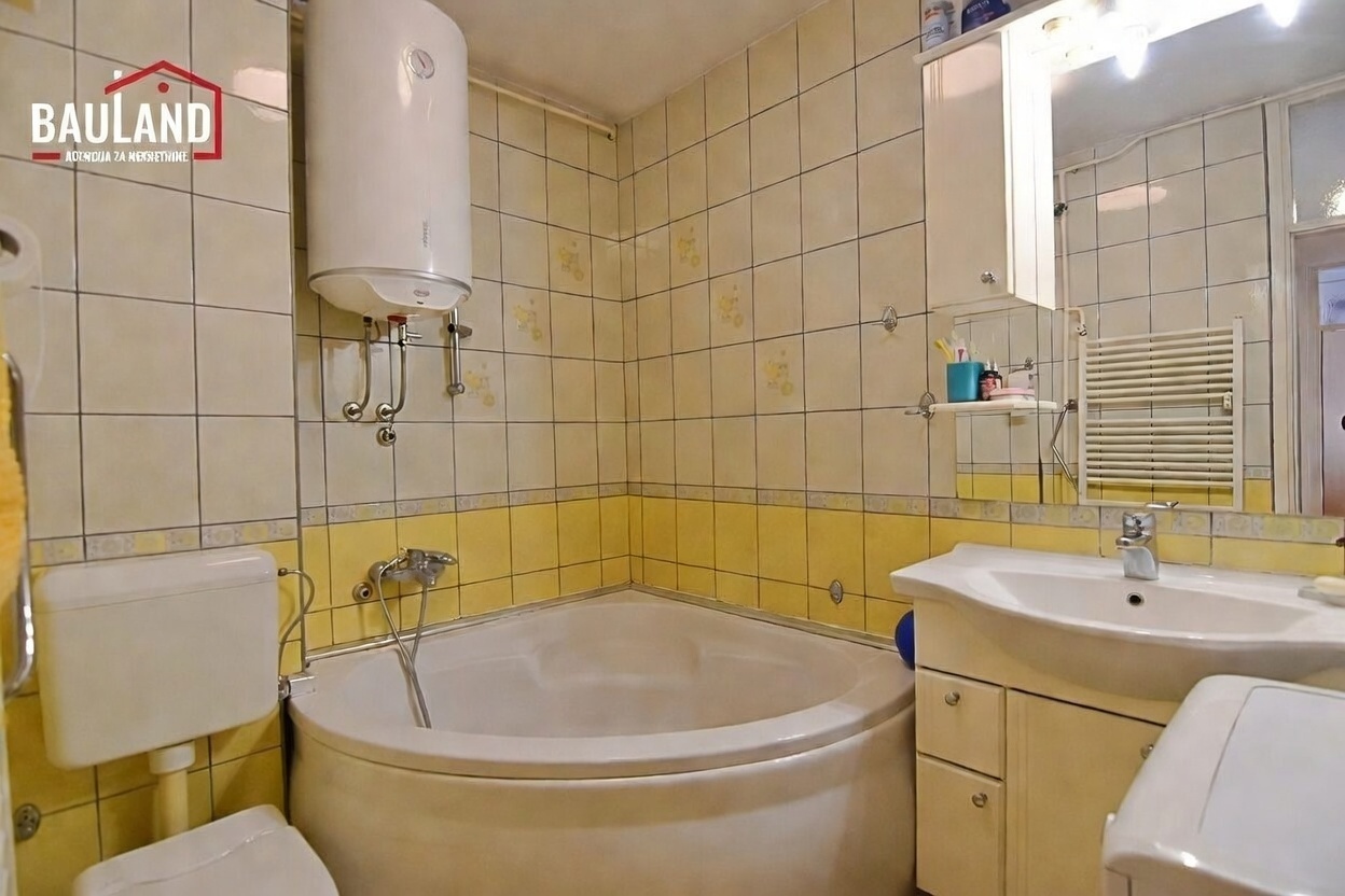 21 četverosoban stan za prodaju površine 87m2 Grbavica