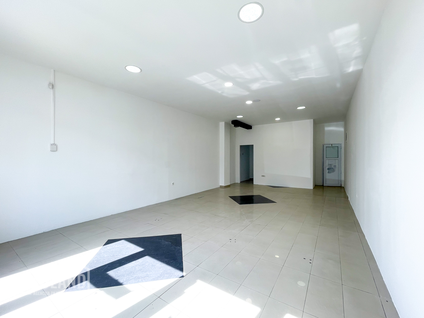 Višenamjenski Geschäftsraum 140 m² an frequentierter Lage – Binježevo