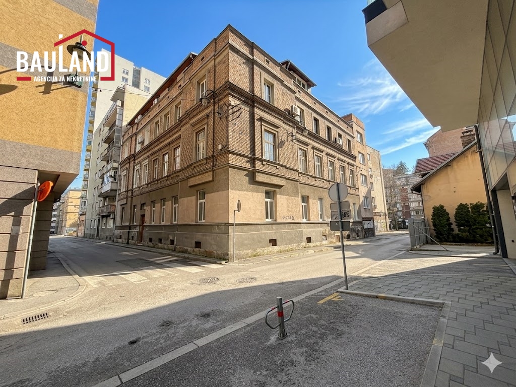 Manji trosoban komfort stan, 54m2 / uži dio grada, ul. Jezero, Općina Centar