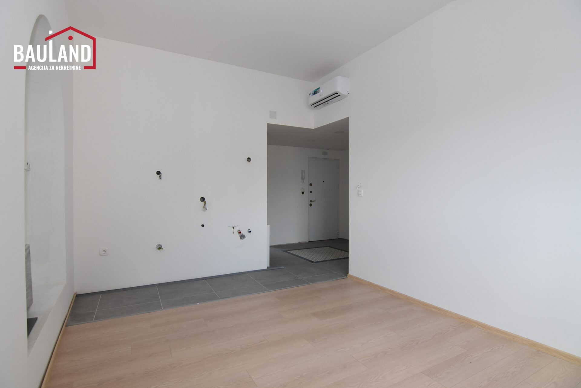 3 manji trosoban stan za prodaju uži dio grada Općina Centar