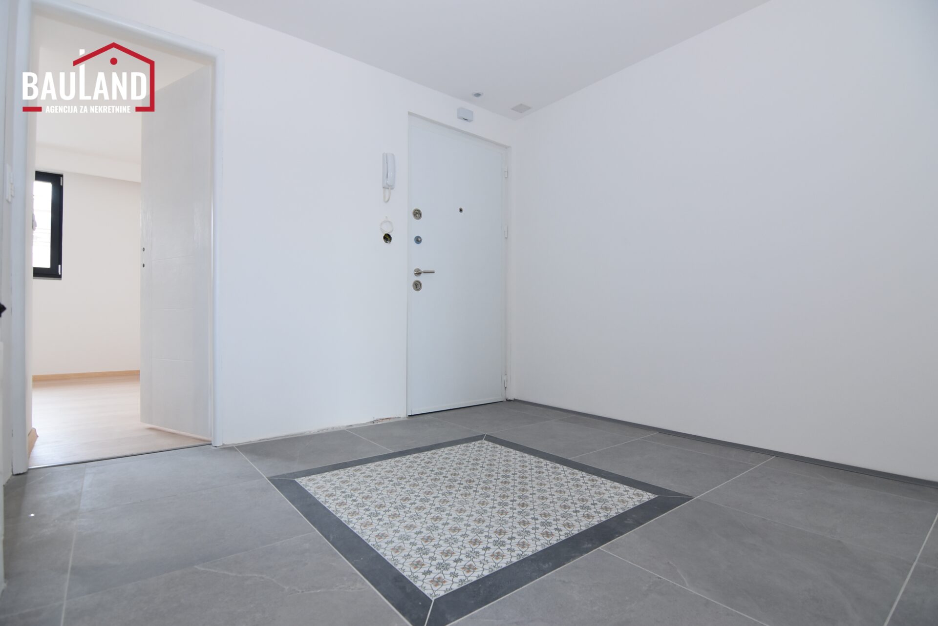 9 stan za prodaju ul. Jezero Centar