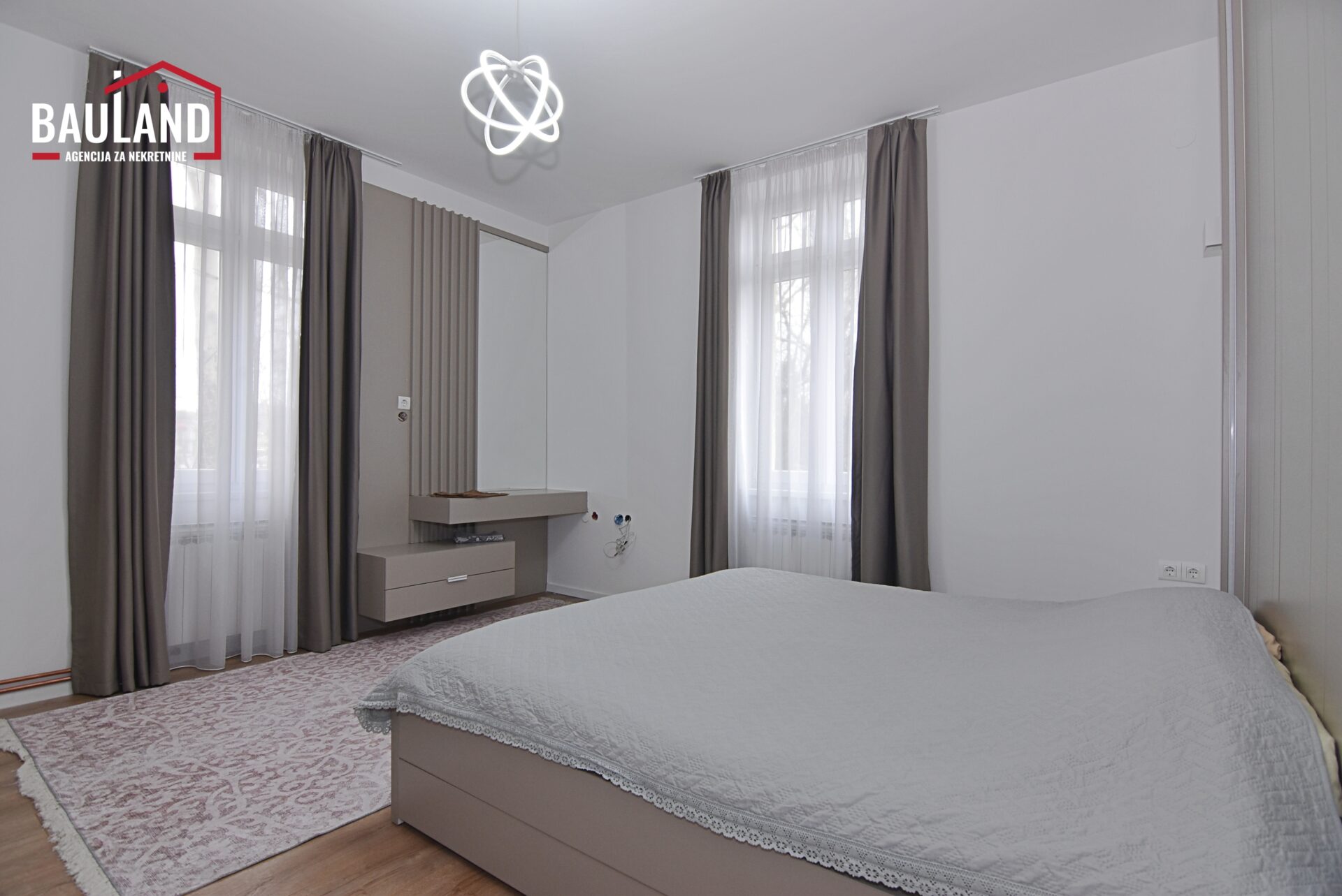 6 iznajmljuje se dvoetažni stan u sklopu privatnog objekta na Vrelu Bosne Općina Ilidža