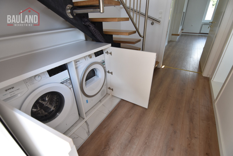 15 dvoetažni stan za najam površine 160m2 Vrelo Bosne Općina Ilidža