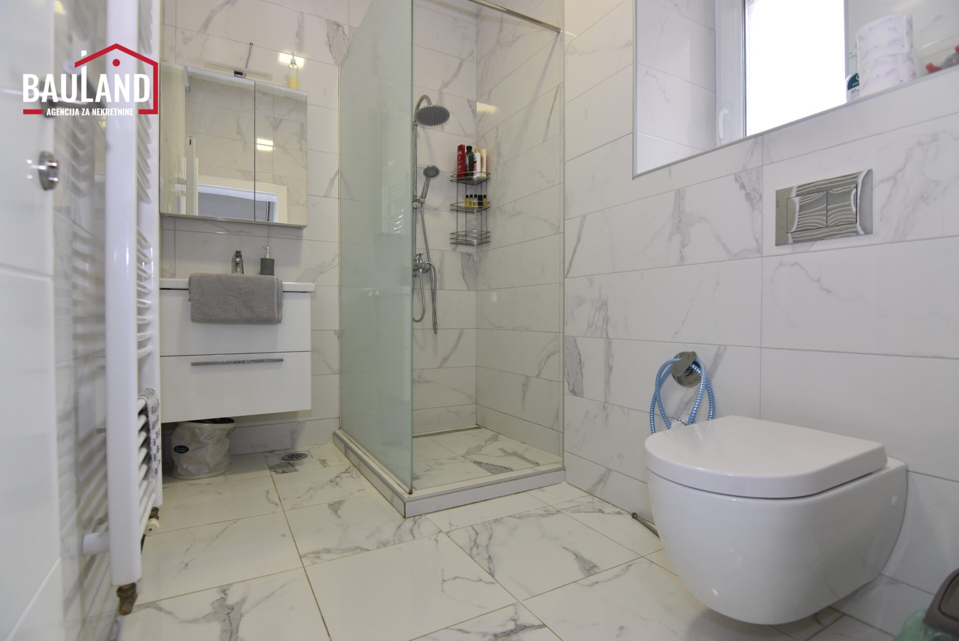 16 dvoetažni stan za najam površine 160m2 Vrelo Bosne Ilidža