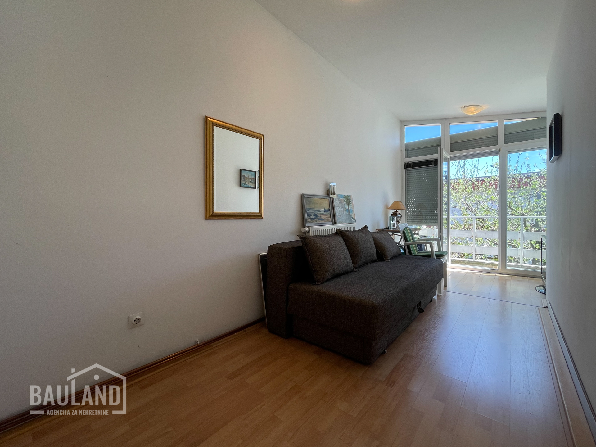 prve-samostalne-kuca-unizu-pejton-2-3