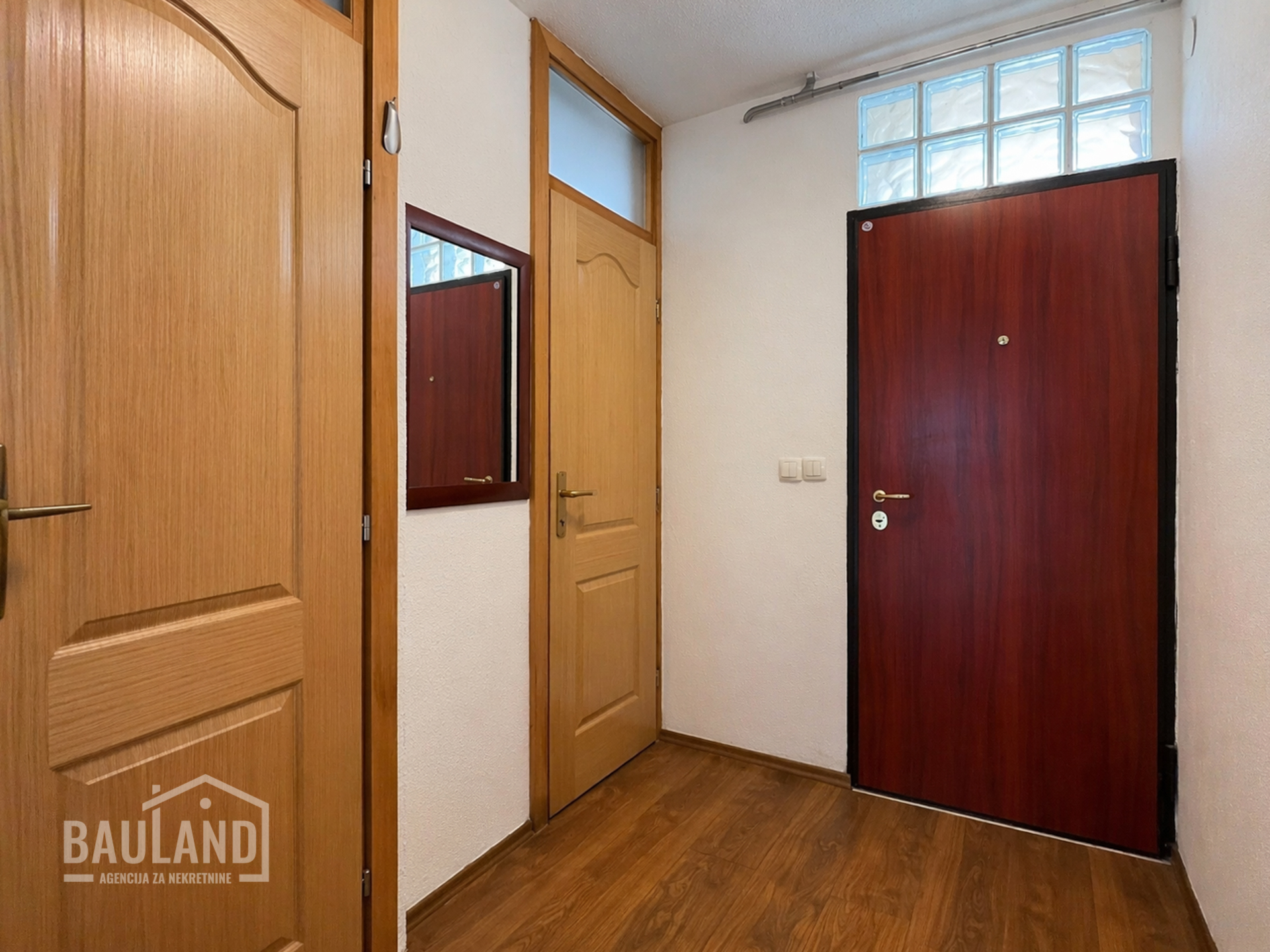 prve-samostalne-kuca-unizu-pejton-16