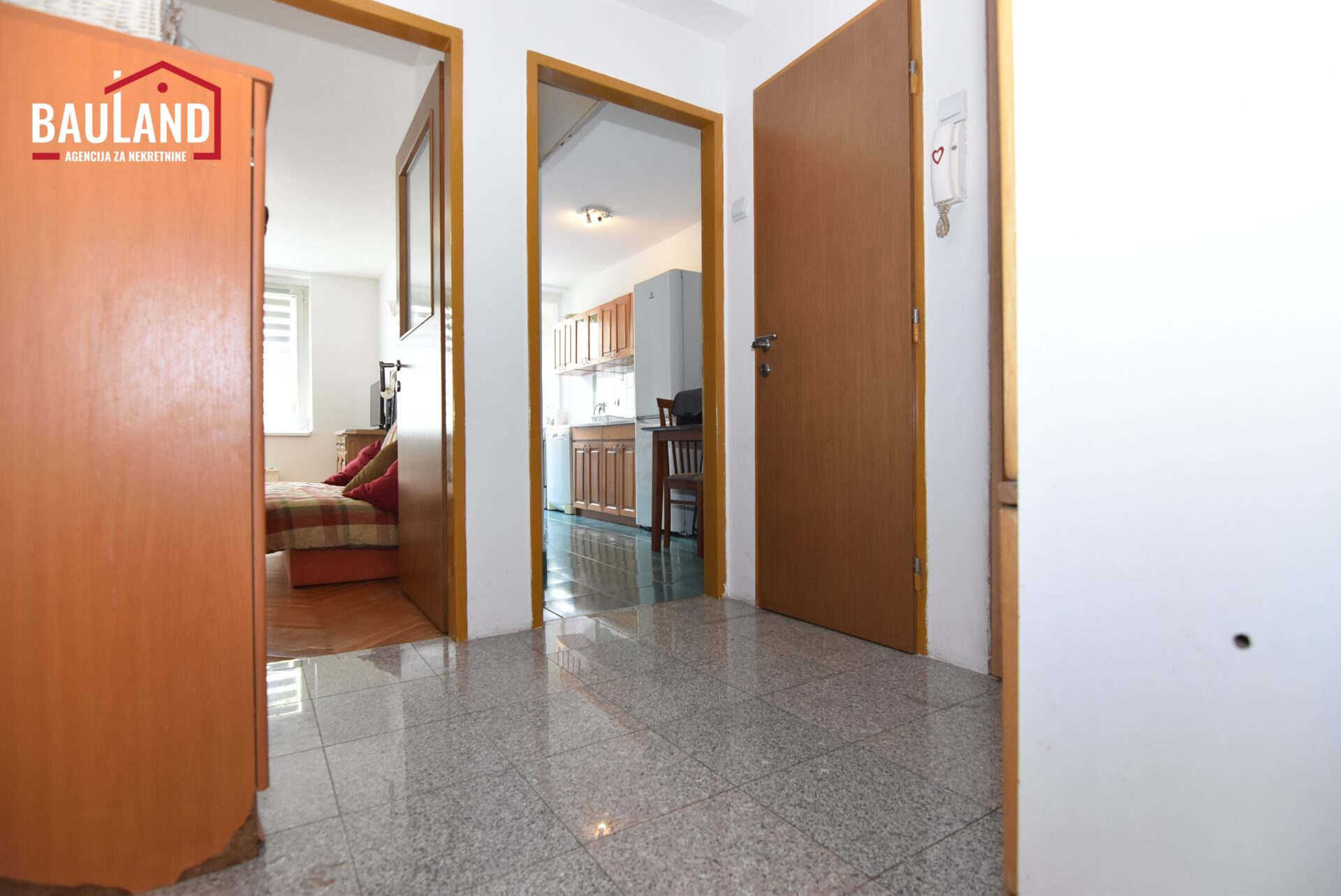 8 stan za prodaju Grbavica Općina Novo Sarajevo