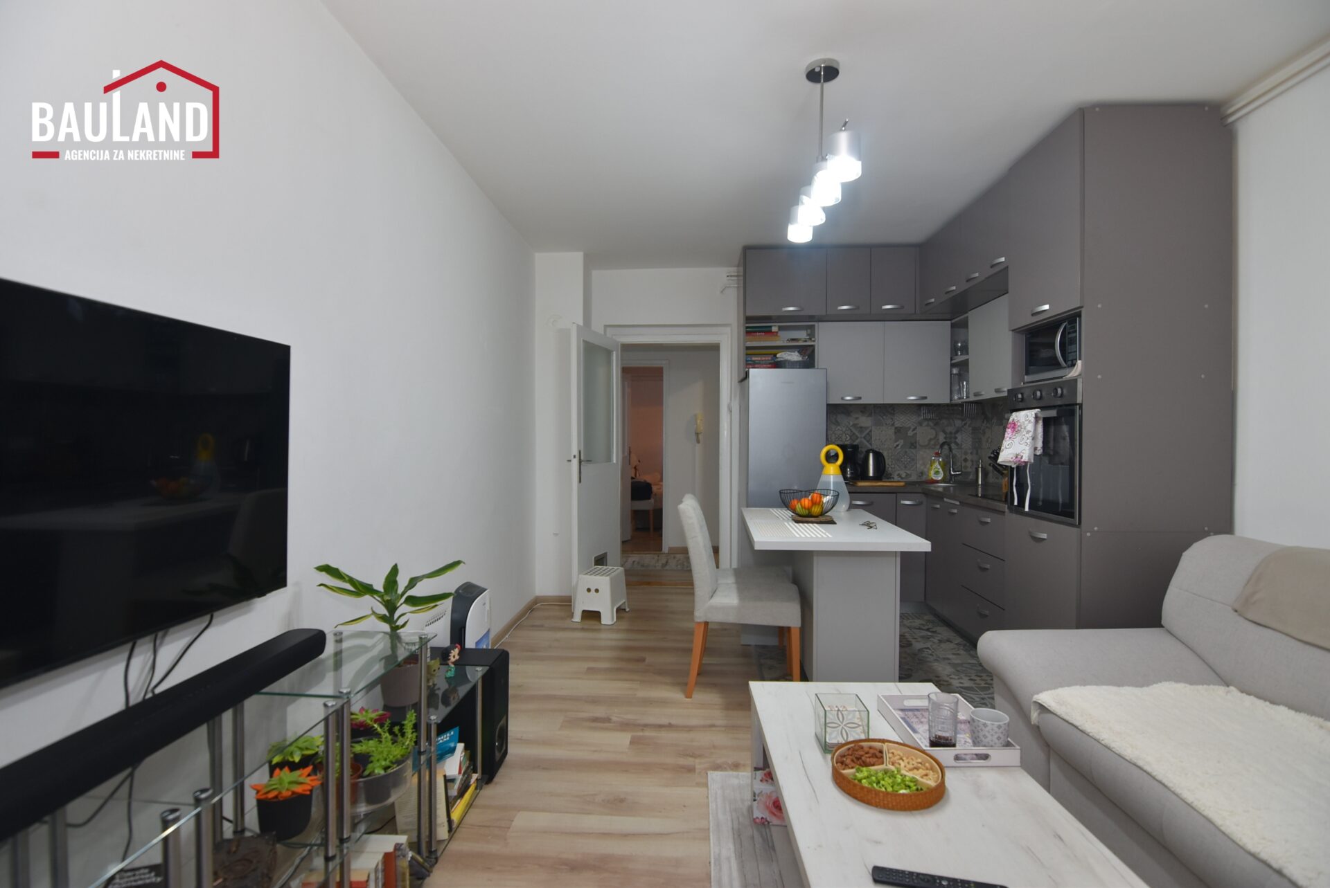 2 manji trosoban stan 47m2 za prodaju Centar