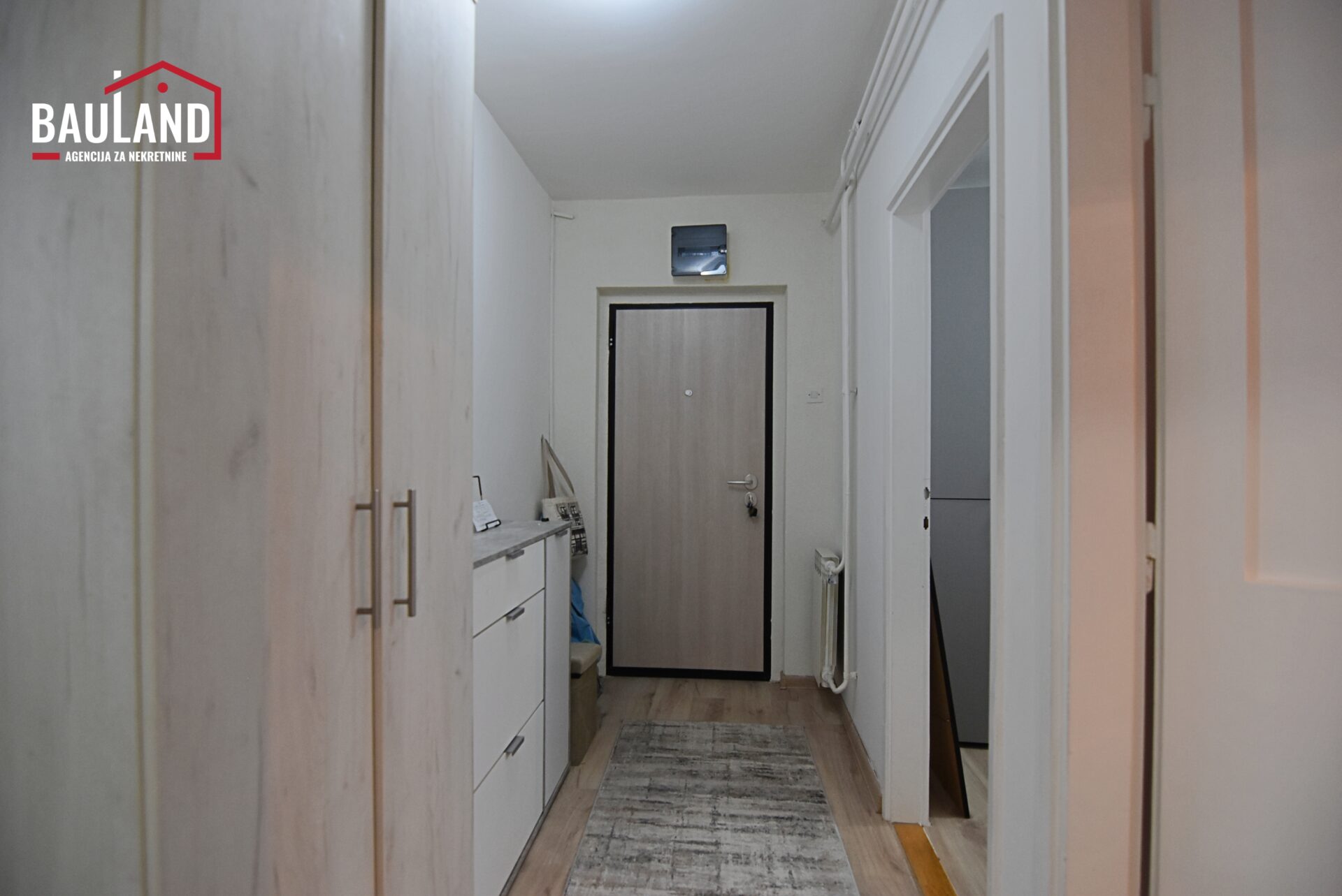 8 stan za prodaju 47m2 I sprat Ciglane Općina Centar