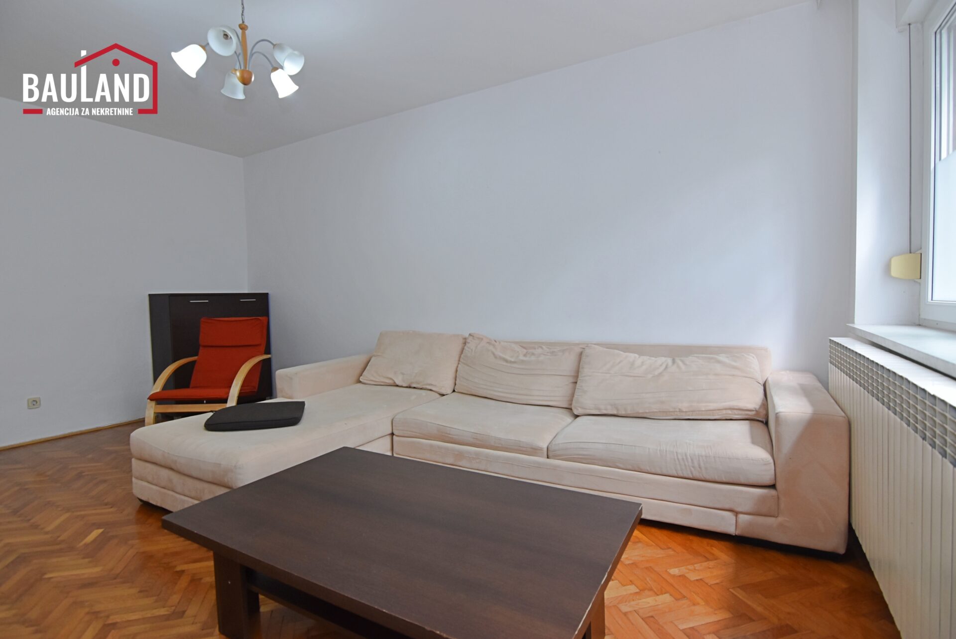 2 trosoban stan na Mejtašu površine 77m2 visoko prizemlje